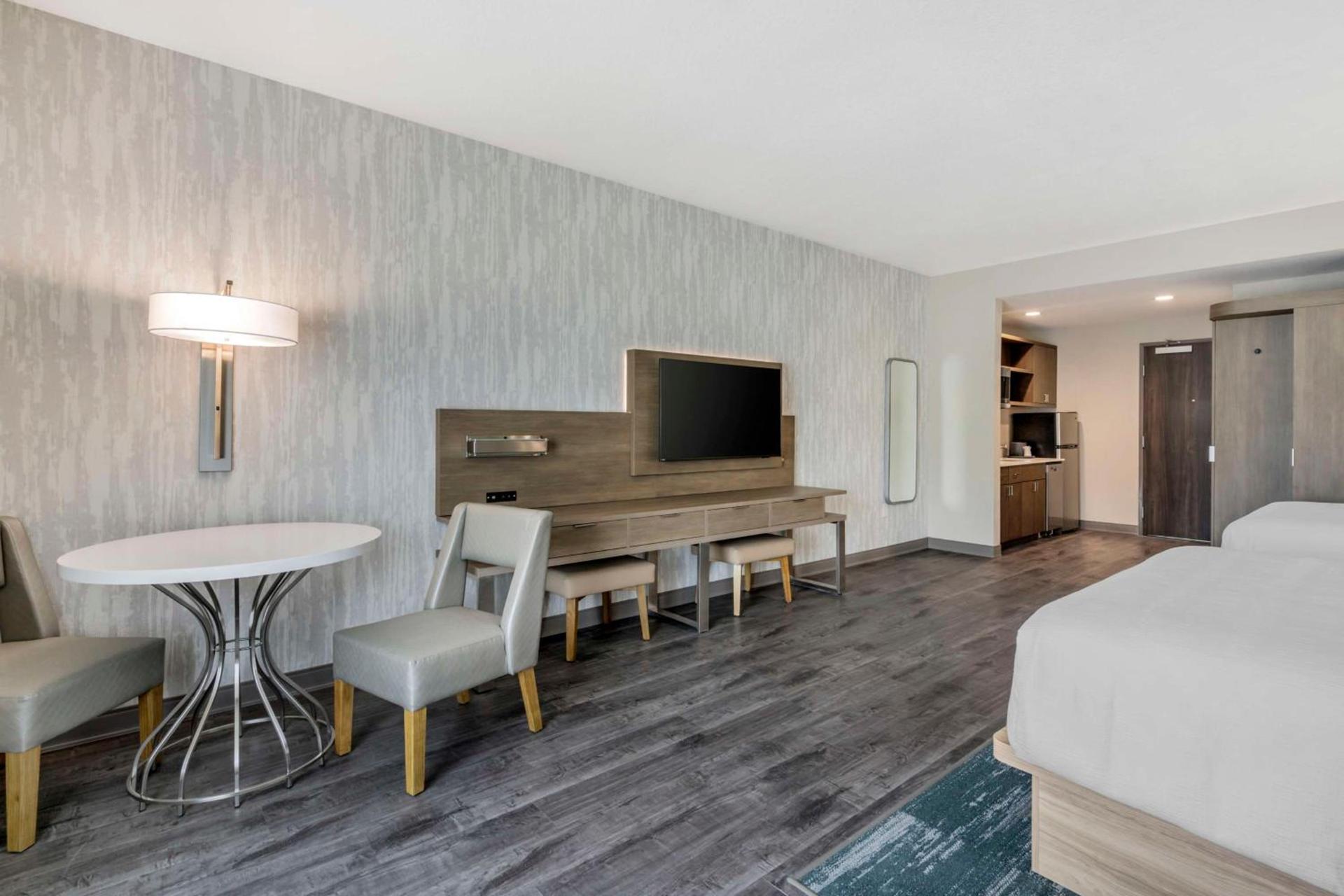 Best Western Plus Winter Haven Inn & Suites photo 13