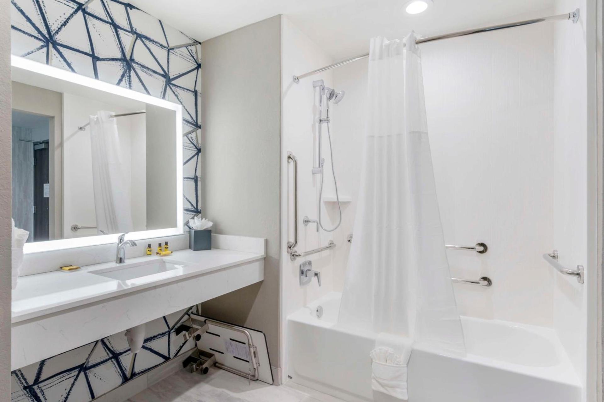 Best Western Plus Winter Haven Inn & Suites photo 44
