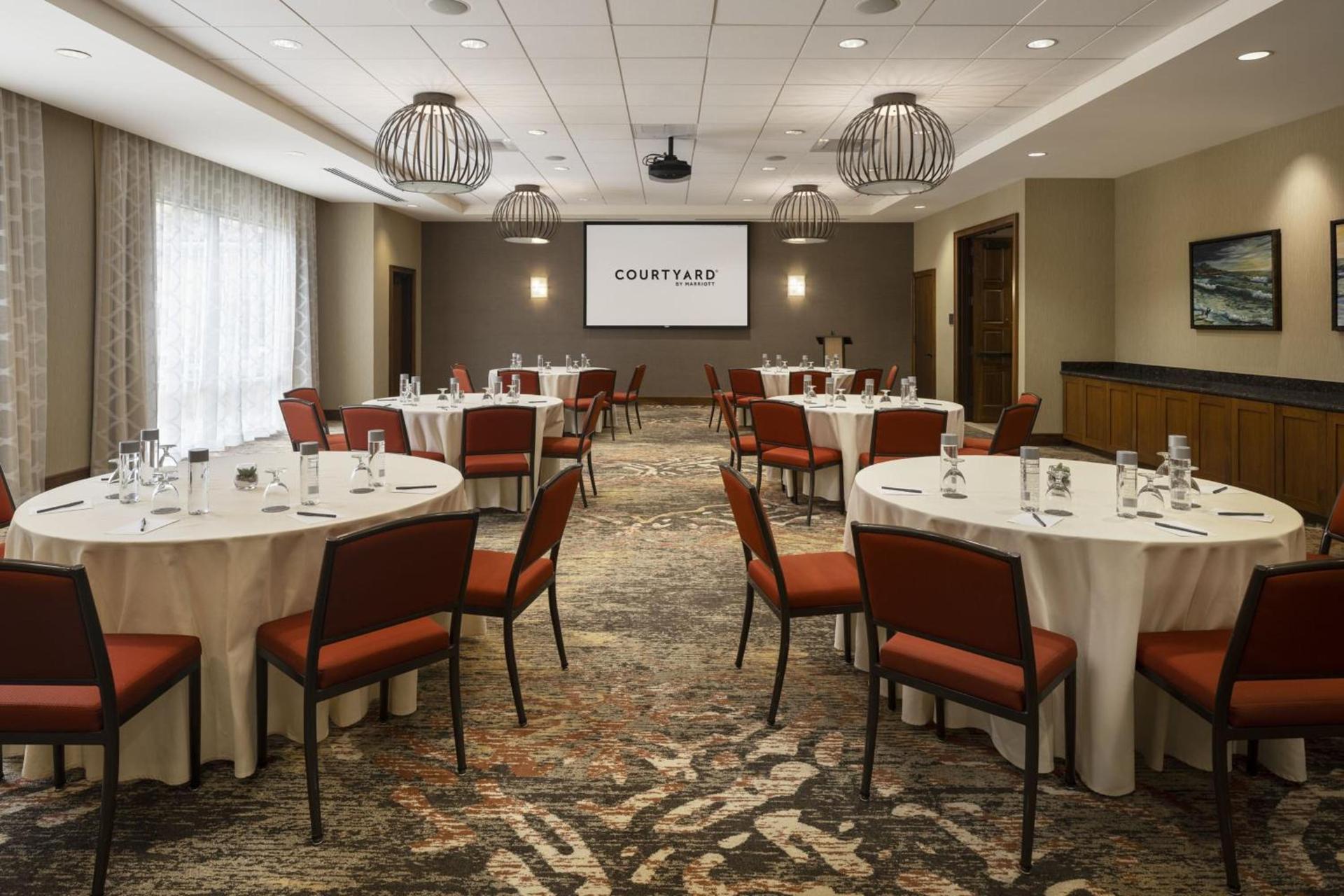 Courtyard by Marriott Santa Barbara Goleta photo 48