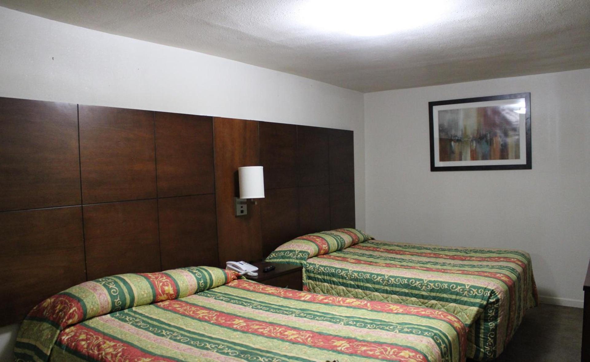 Flagstaff Motel photo 11