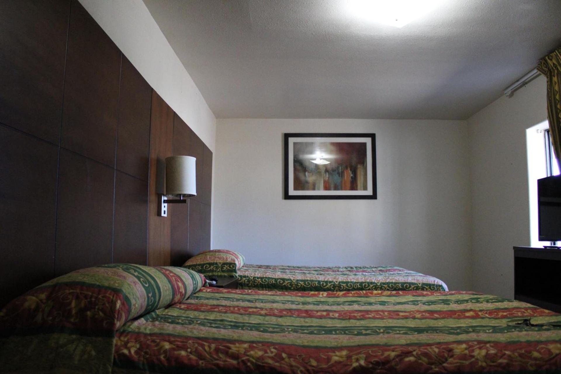 Flagstaff Motel photo 12