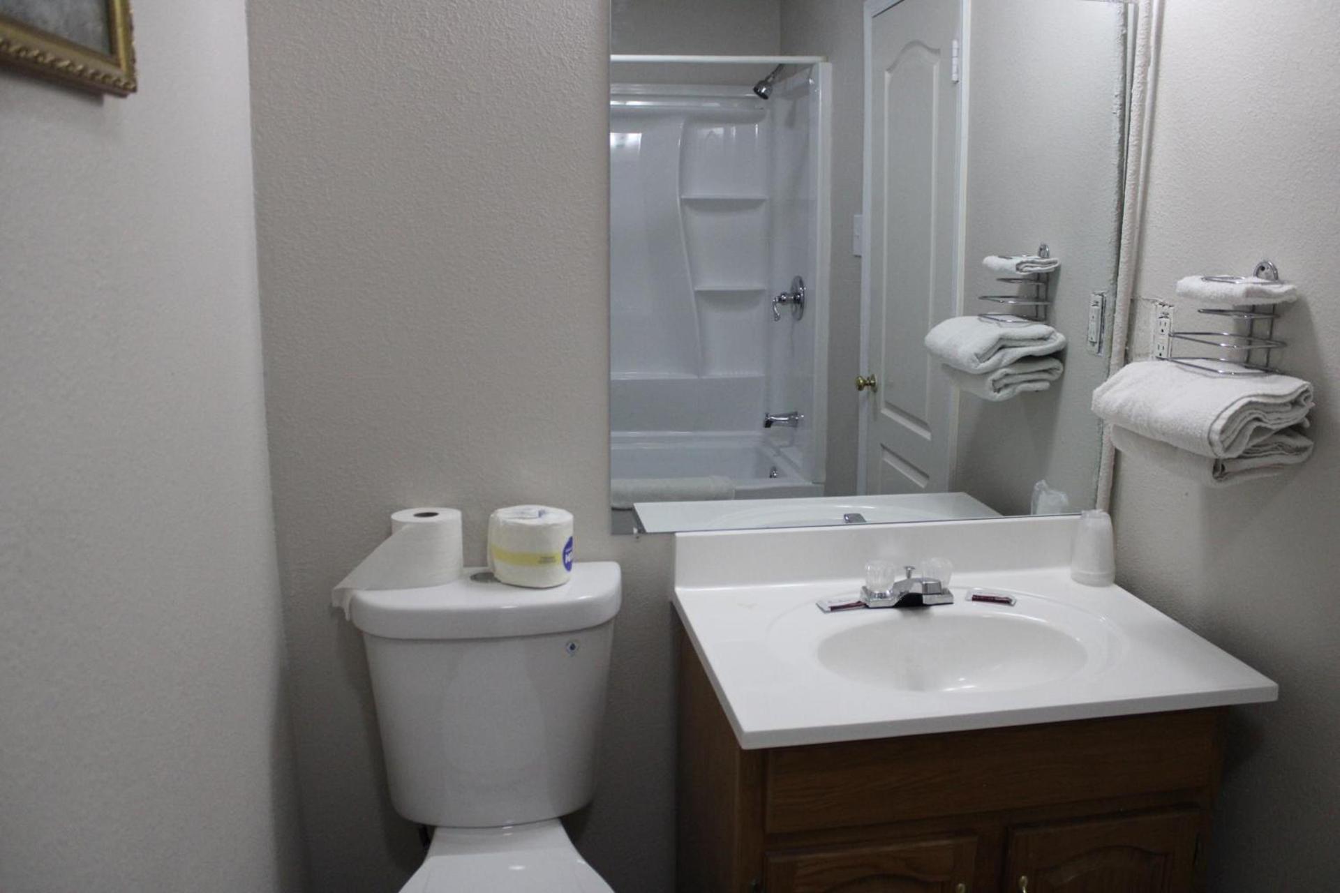 Flagstaff Motel photo 30