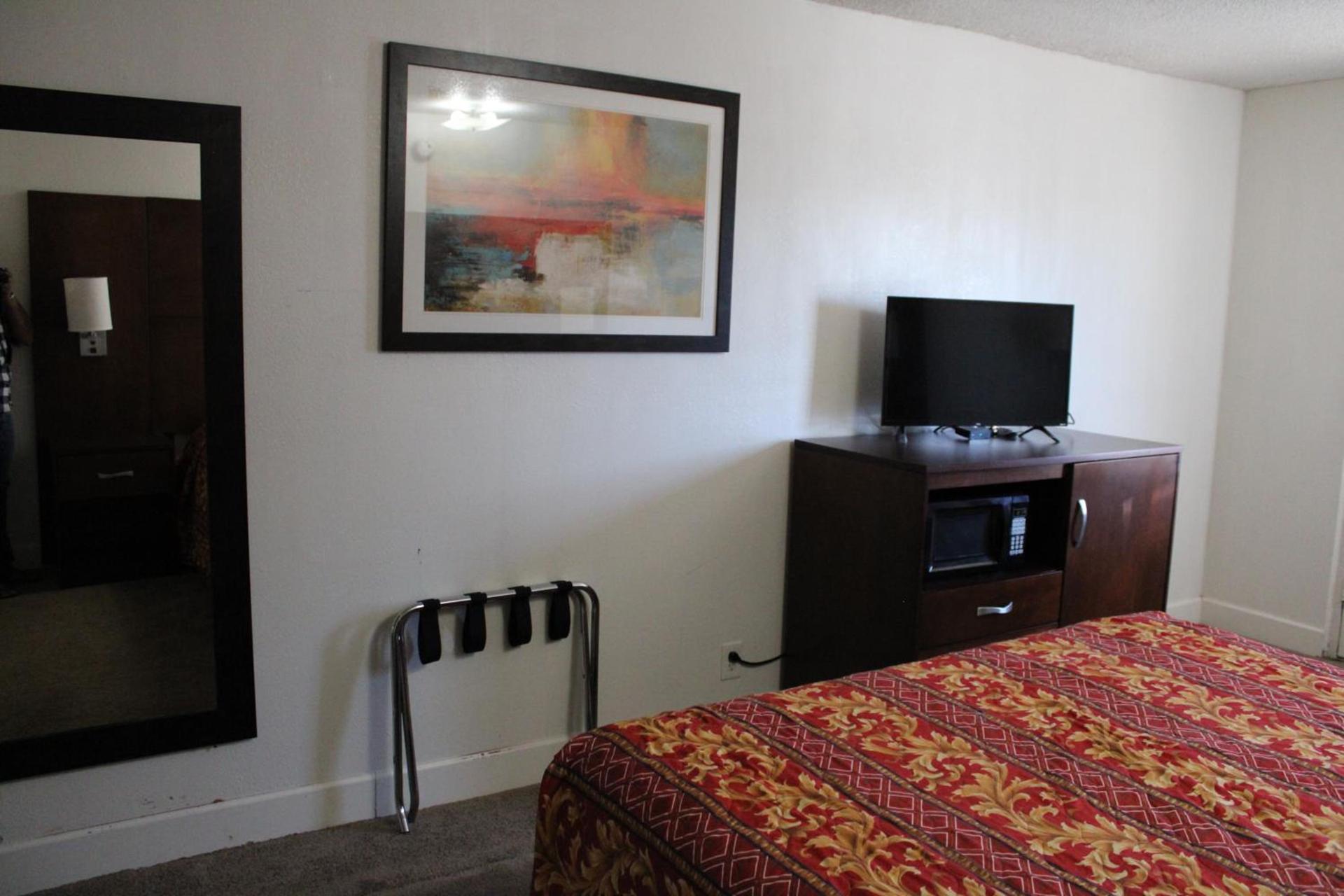 Flagstaff Motel photo 24
