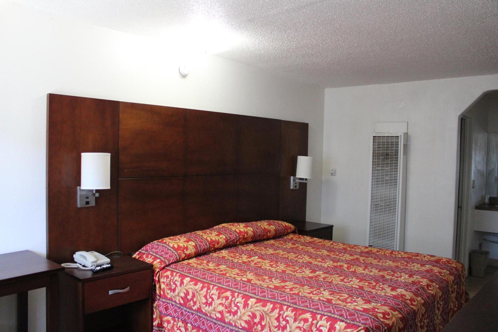 Flagstaff Motel photo 20