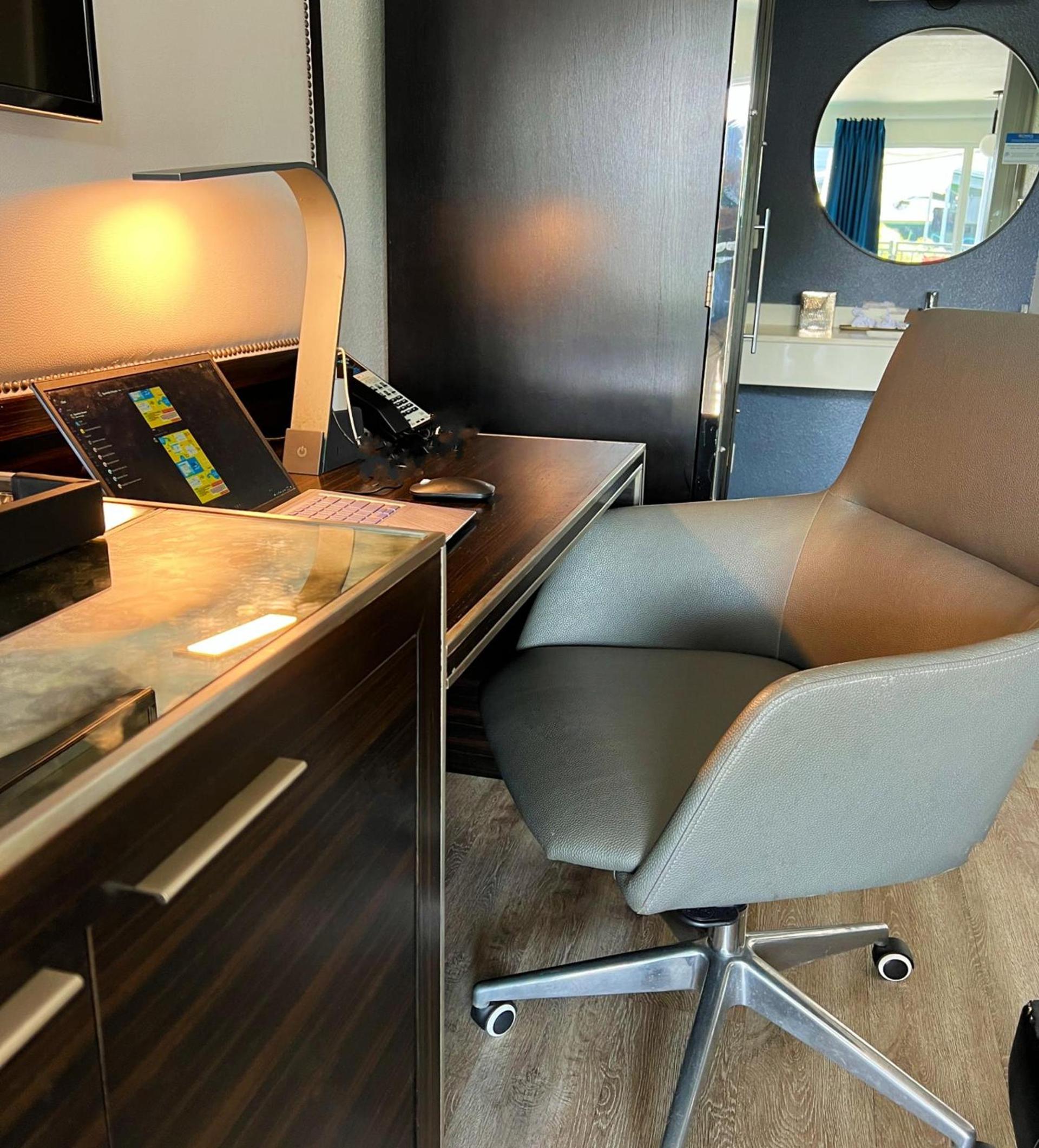 Bposhtels Houston photo 9