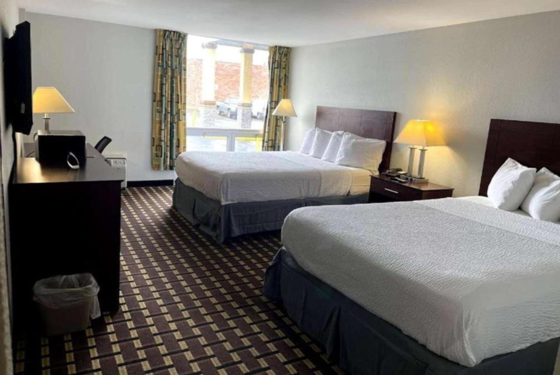 Days Inn by Wyndham Fort Wright Cincinnati Area photo 2