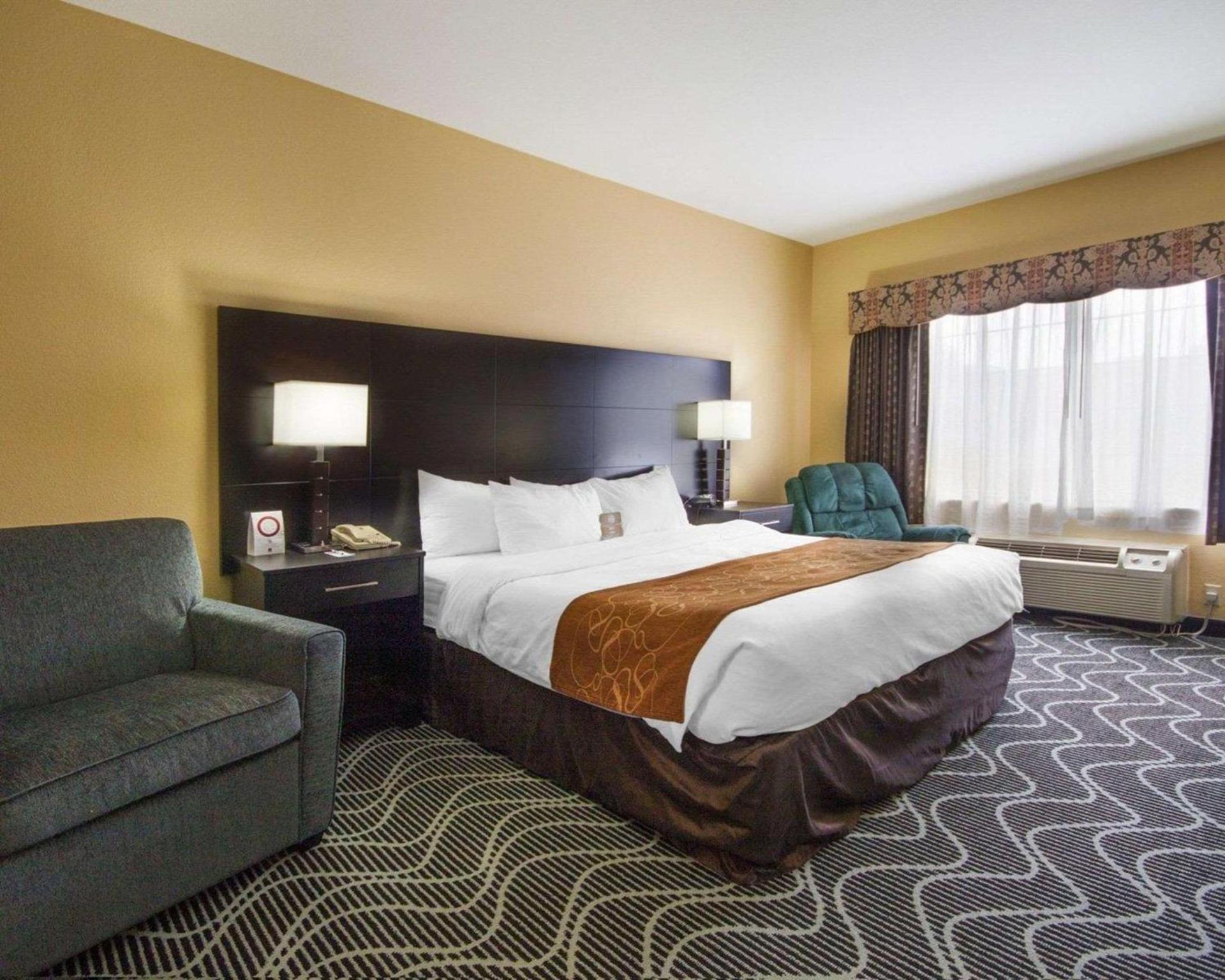 Comfort Suites Lake Ray Hubbard photo 11
