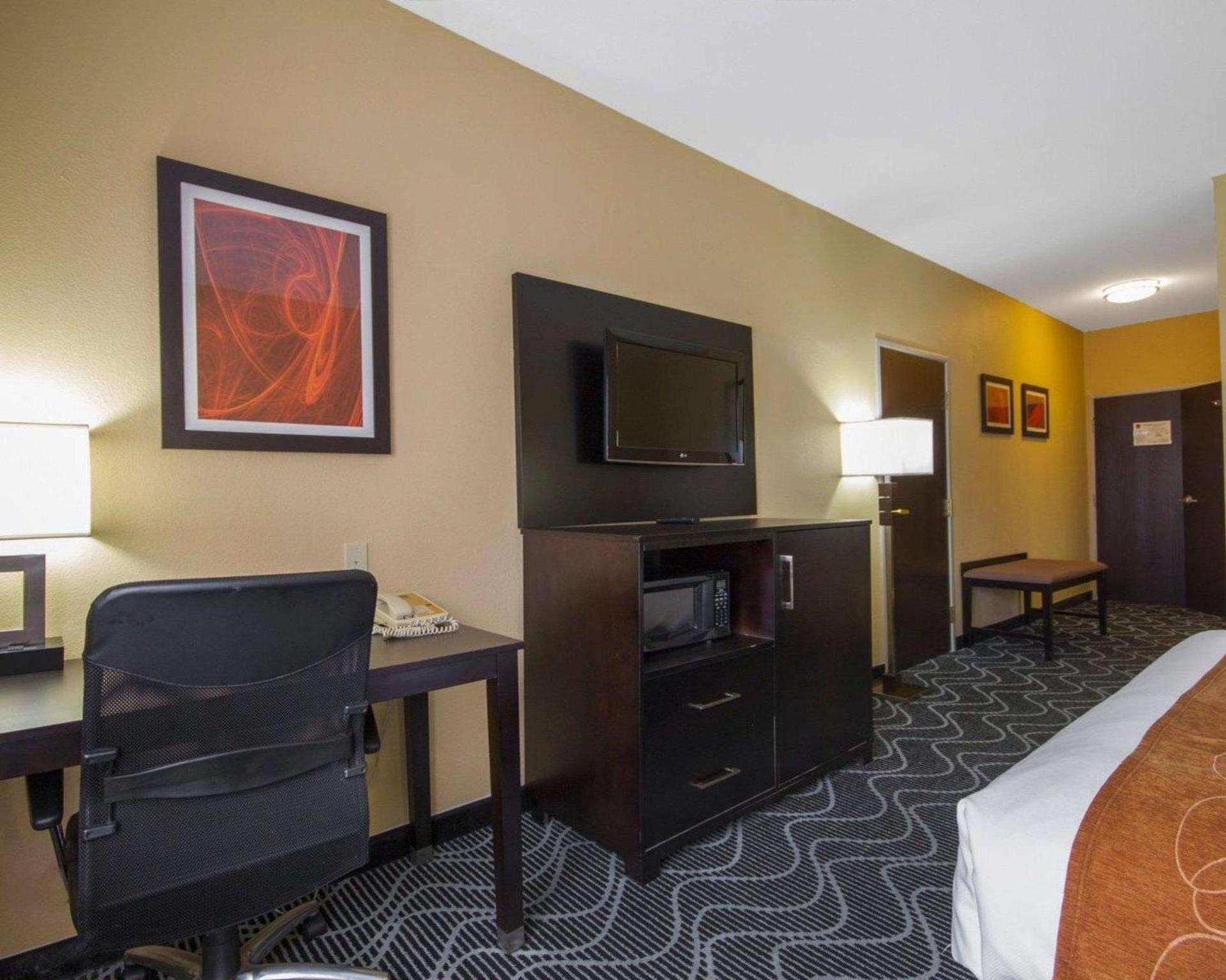 Comfort Suites Lake Ray Hubbard photo 15