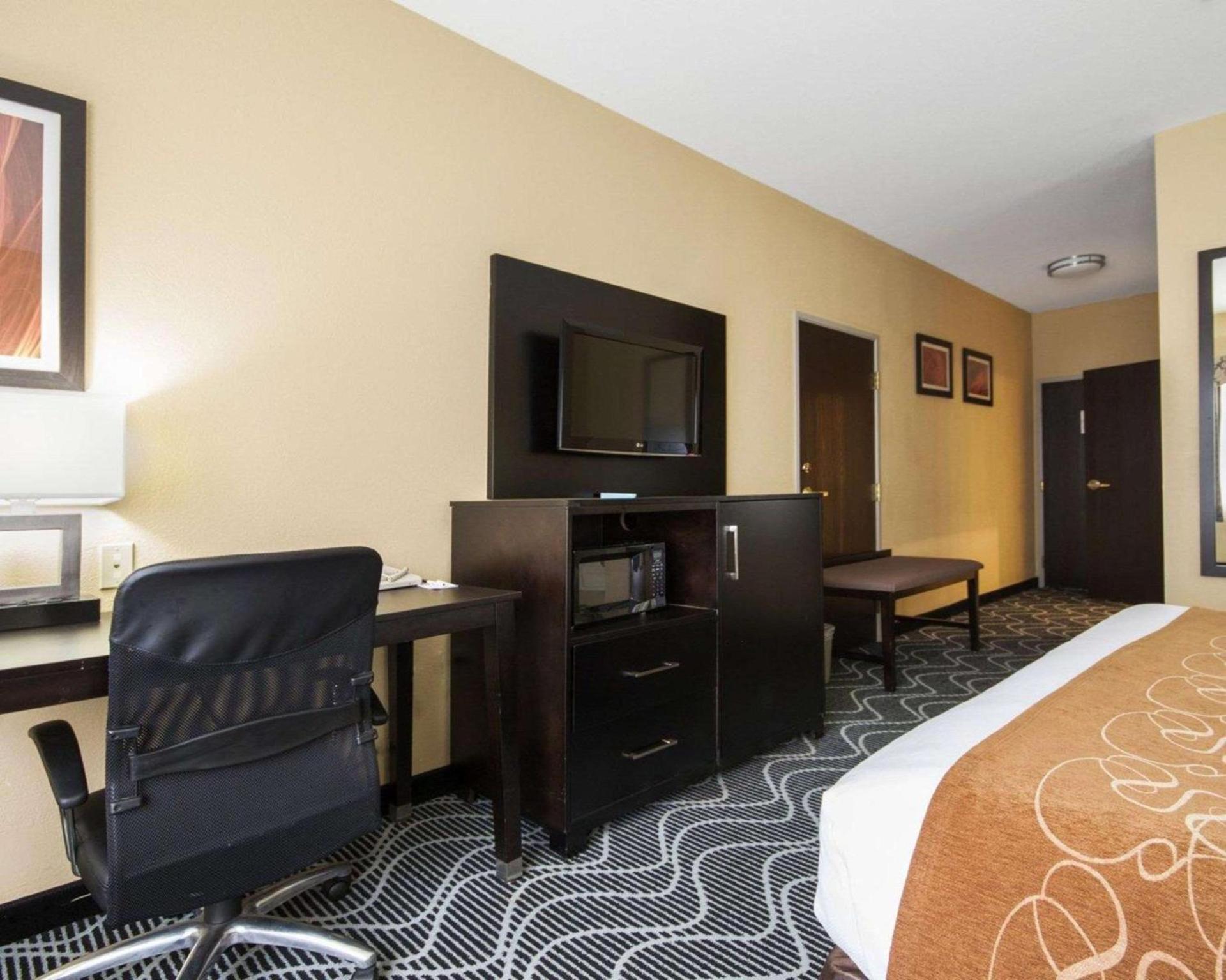 Comfort Suites Lake Ray Hubbard photo 18