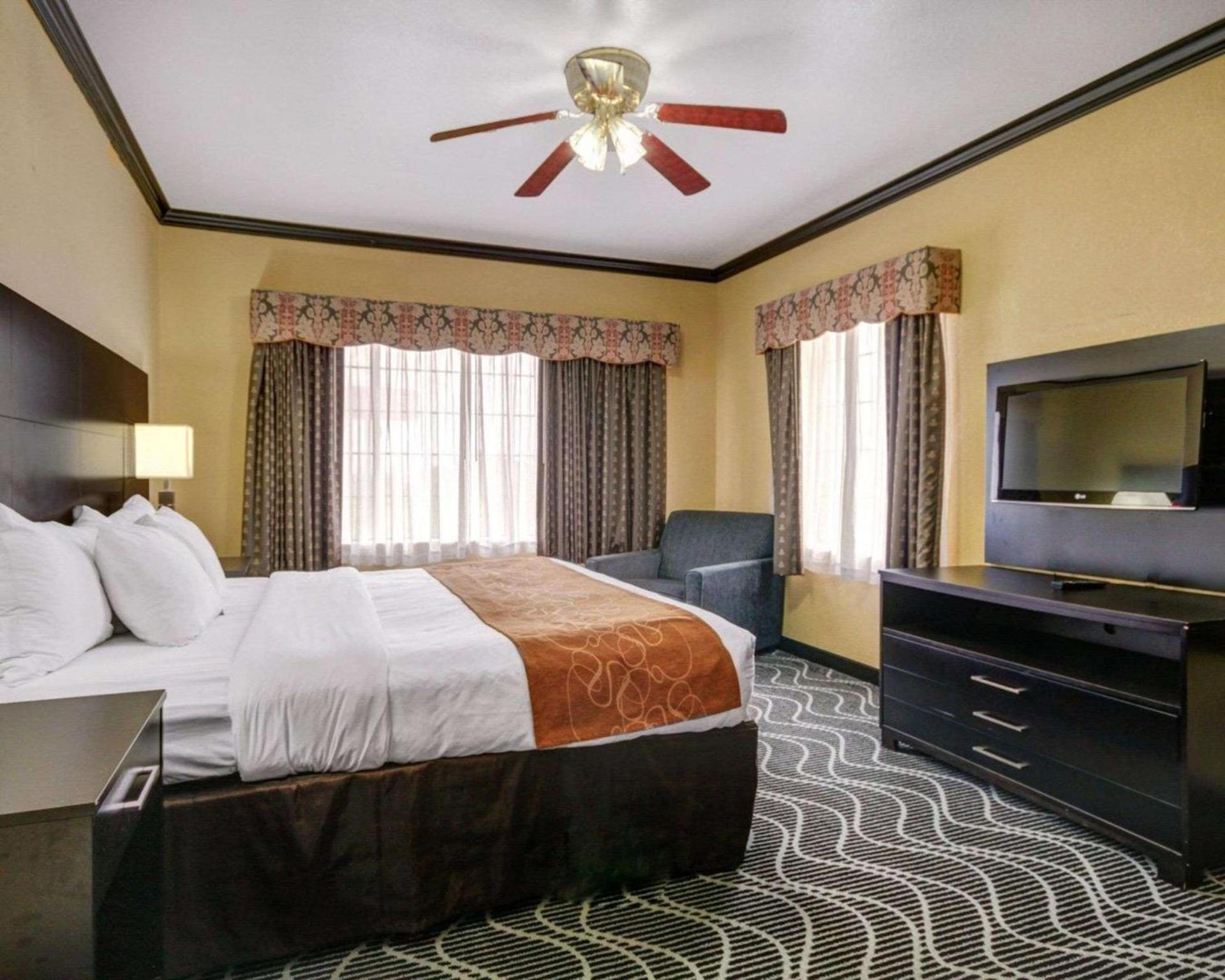 Comfort Suites Lake Ray Hubbard photo 27