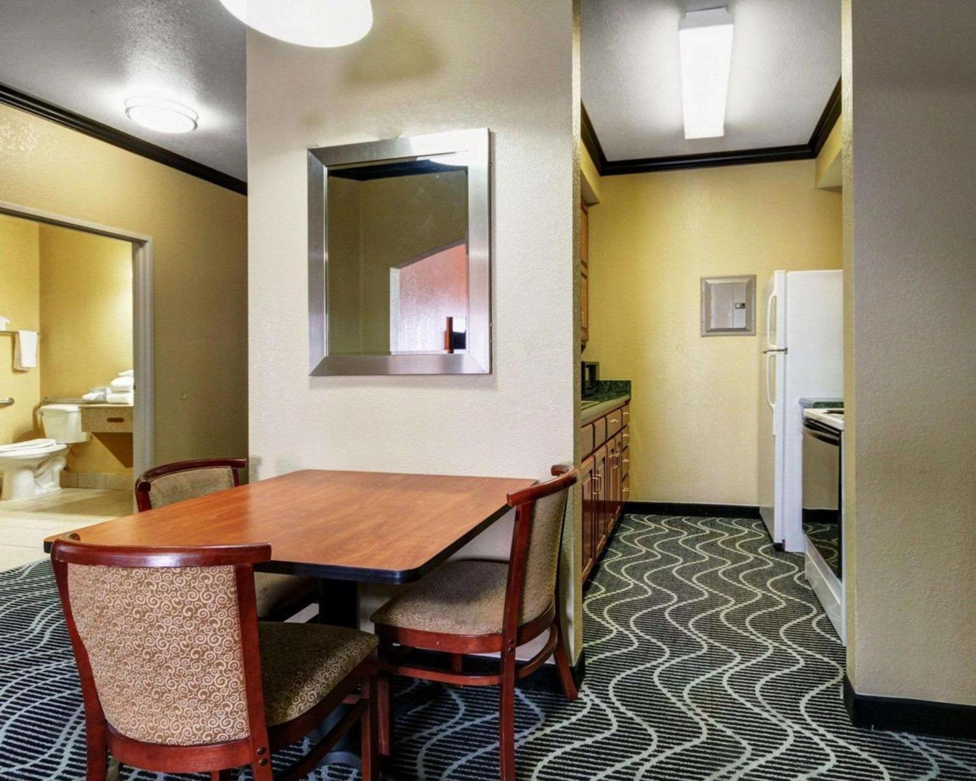 Comfort Suites Lake Ray Hubbard photo 29