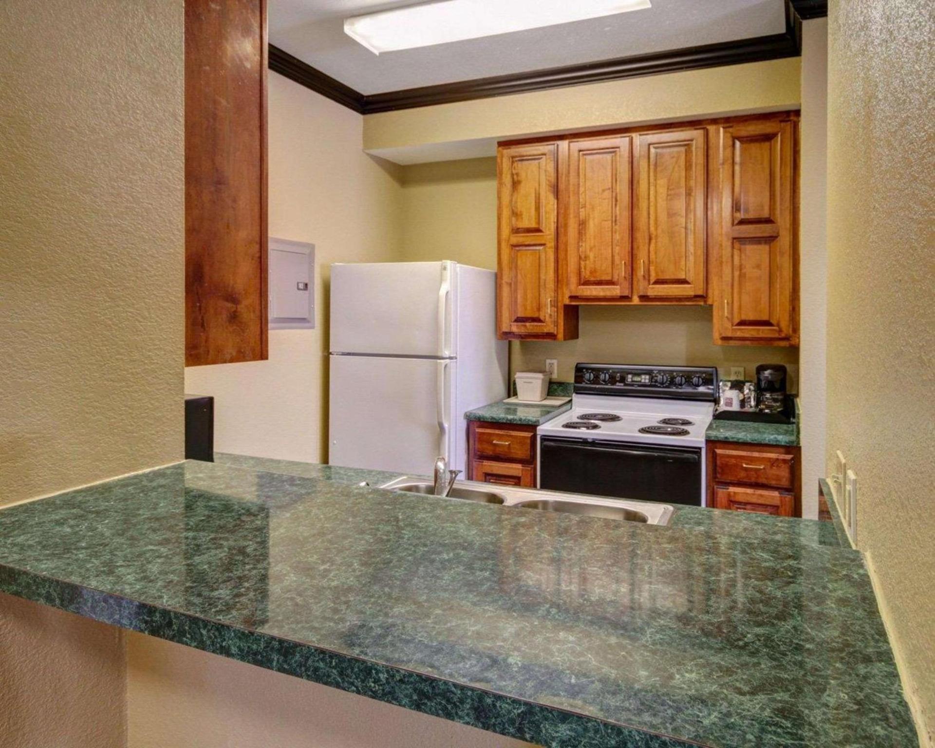 Comfort Suites Lake Ray Hubbard photo 33