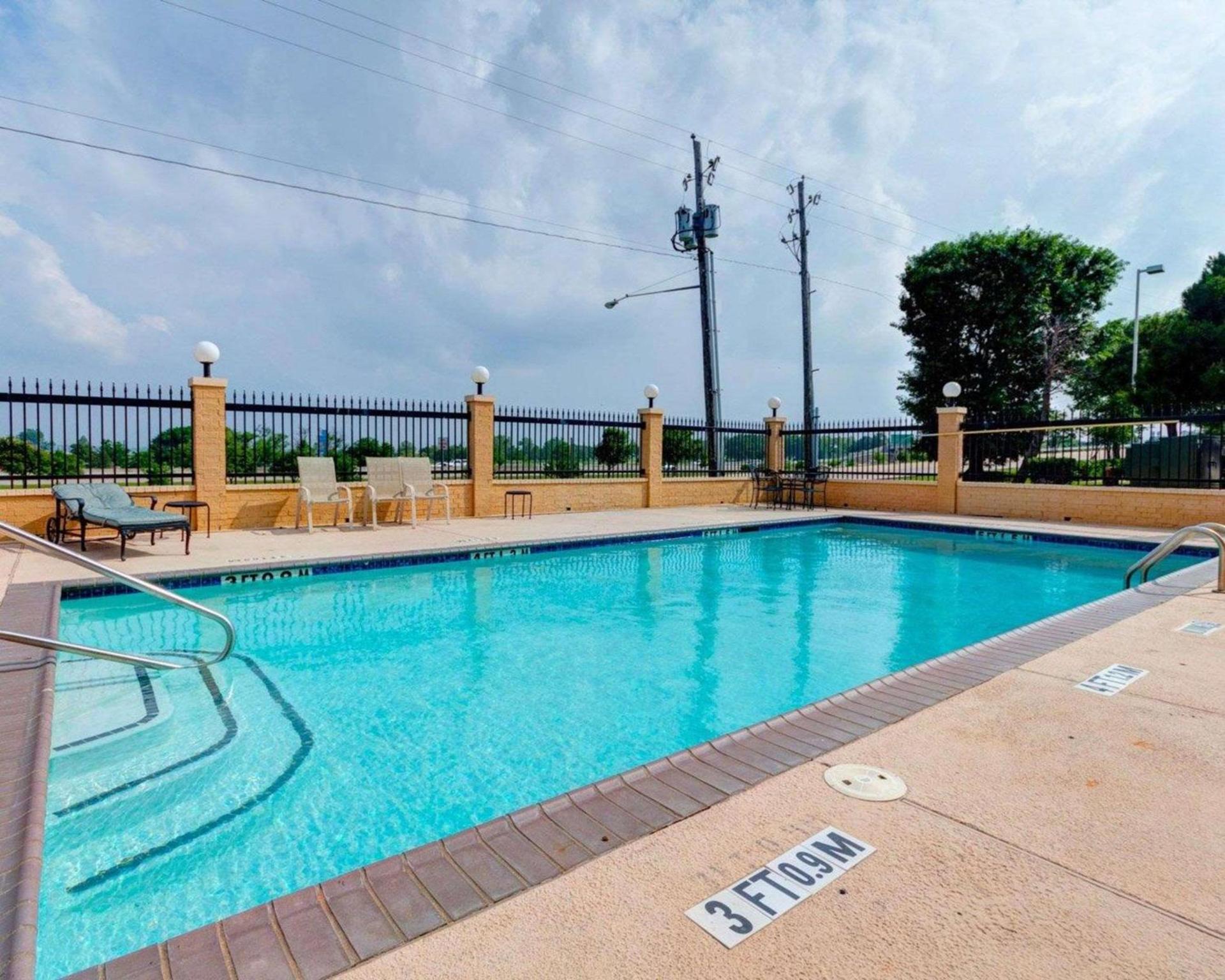 Comfort Suites Lake Ray Hubbard photo 36