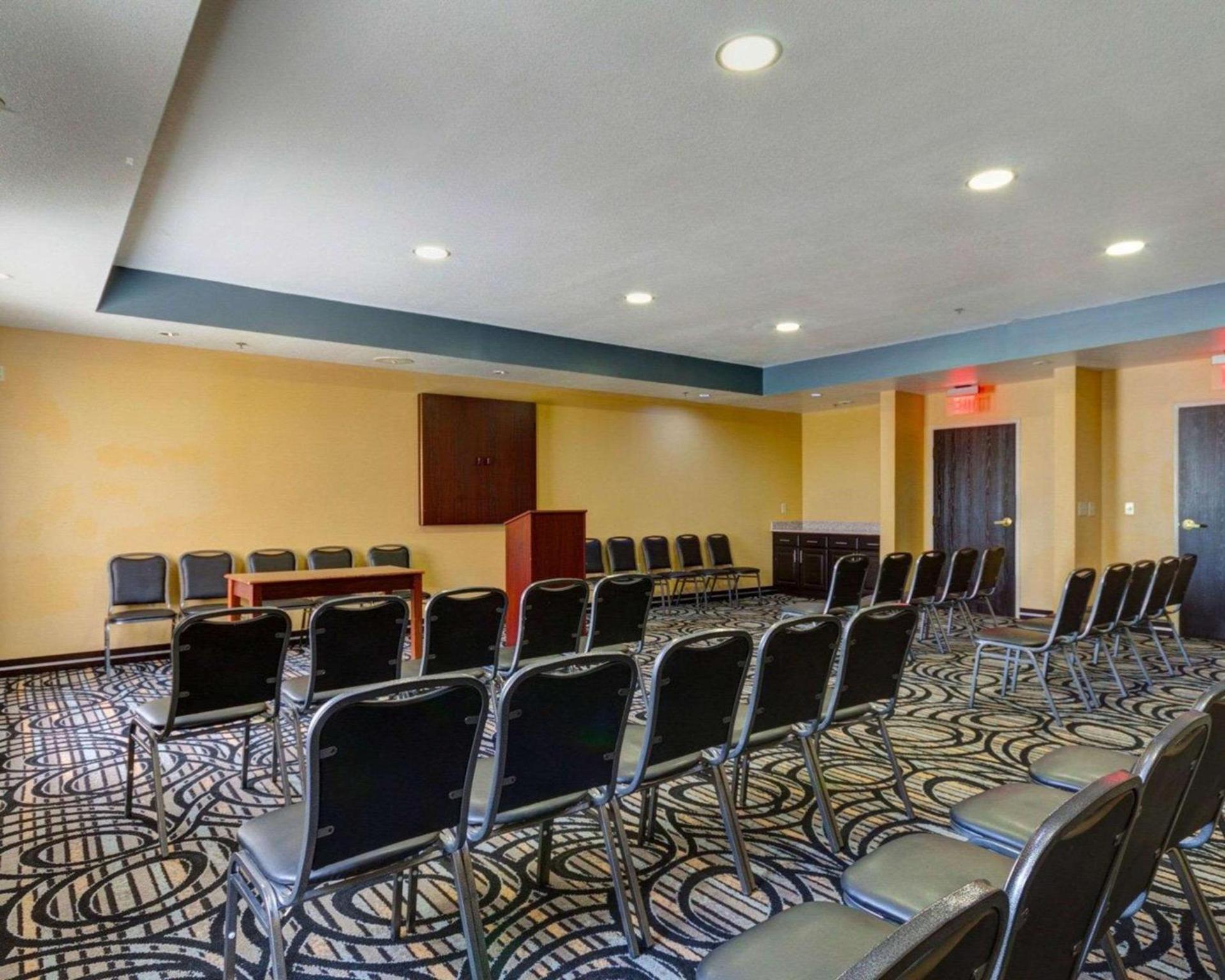 Comfort Suites Lake Ray Hubbard photo 41
