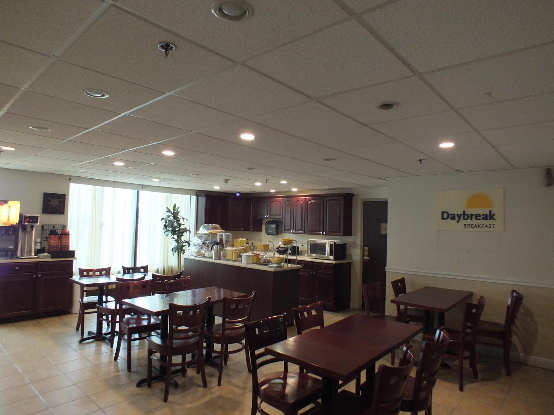 Days Inn by Wyndham Indianapolis Castleton photo 39