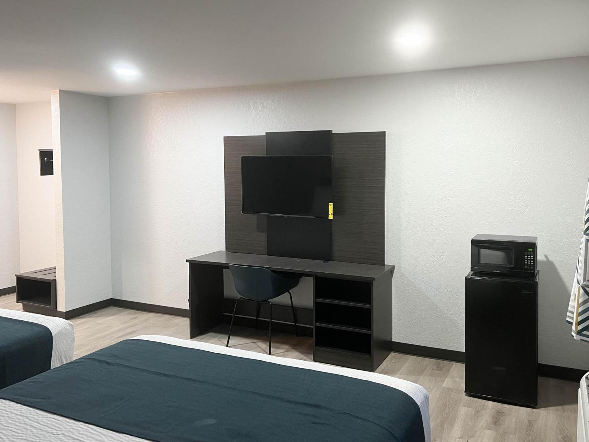 Motel 6 Brighton CO Denver Northeast photo 29