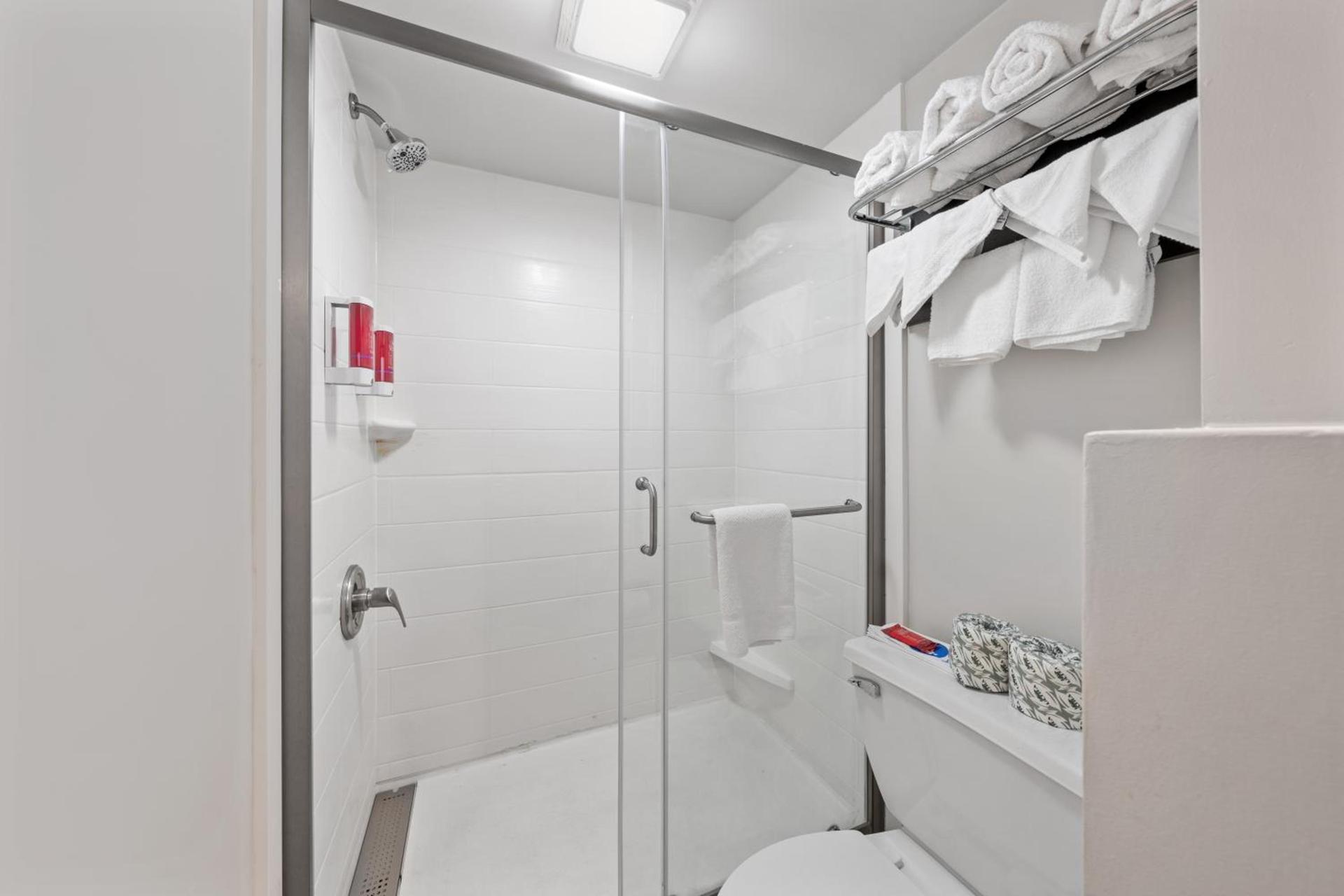 SureStay Hotel by Best Western Virginia Beach Royal Clipper photo 26