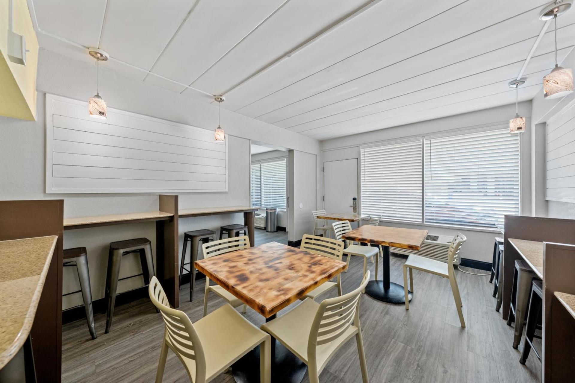 SureStay Hotel by Best Western Virginia Beach Royal Clipper photo 22