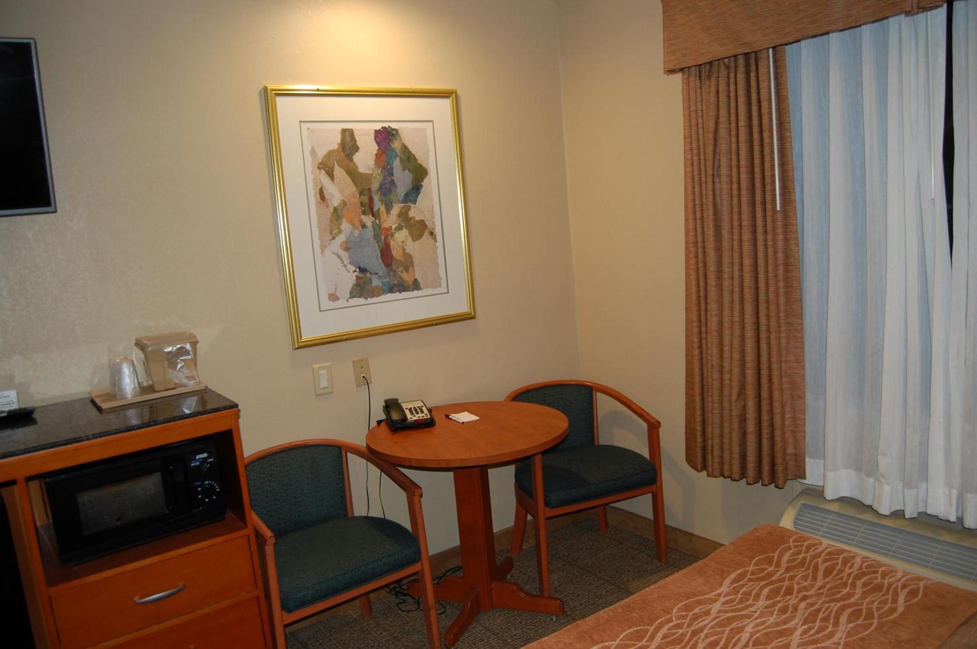 Pleasant Hill Inn photo 15