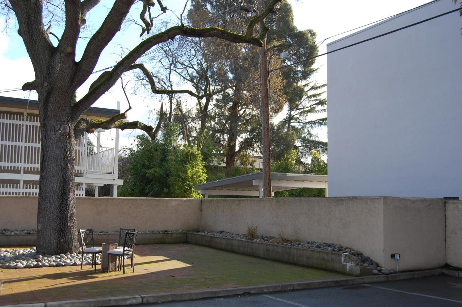 Pleasant Hill Inn photo 18