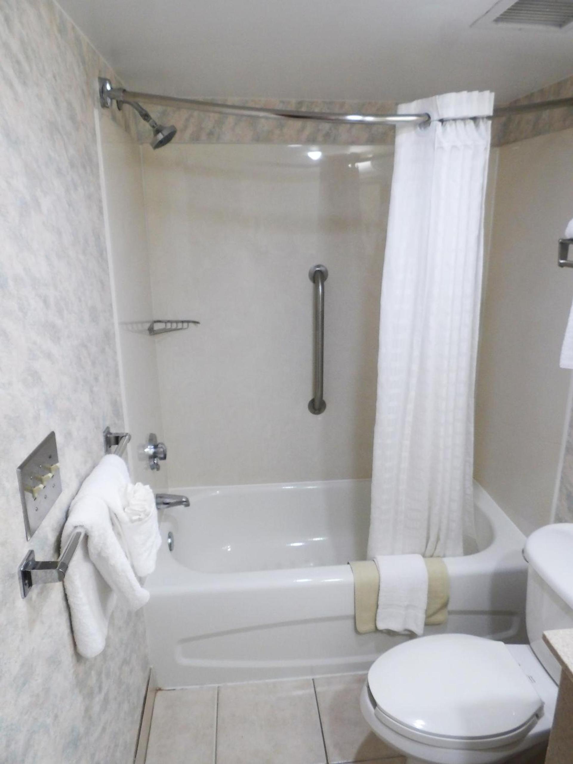 The Breakers Resort Inn photo 23