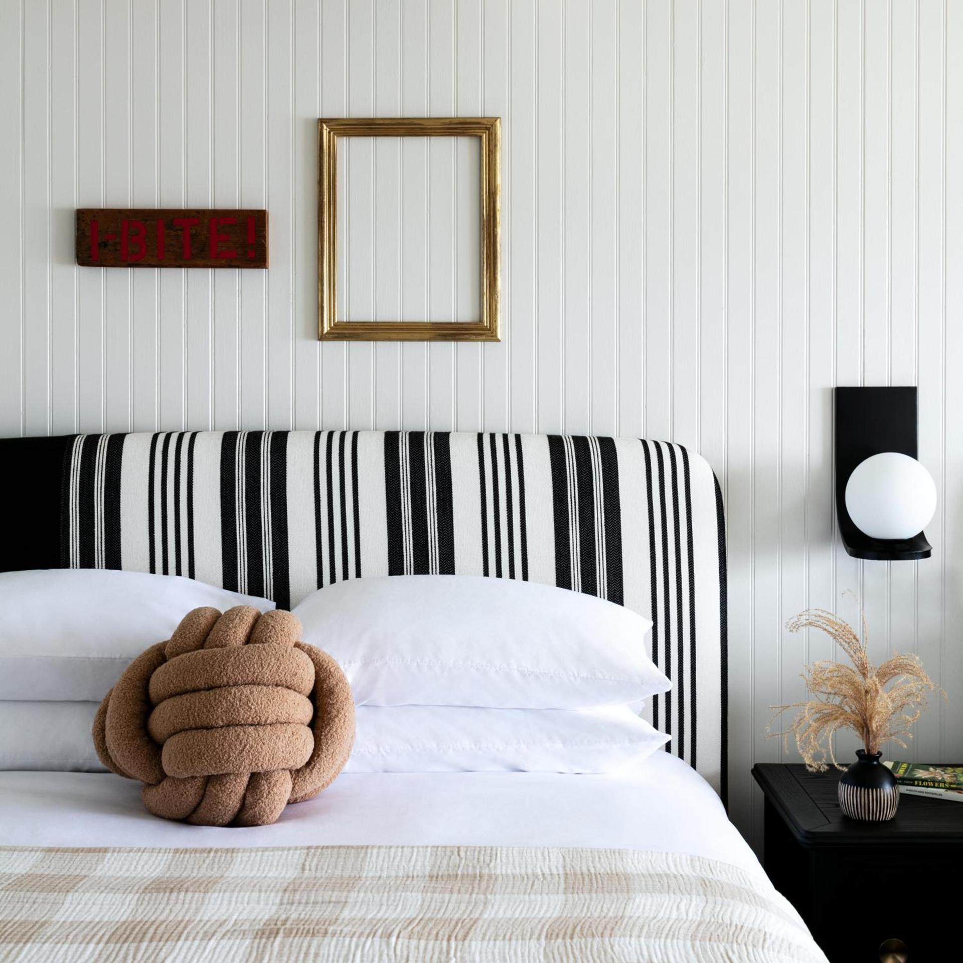 Bluebird Ocean Point Inn photo 38