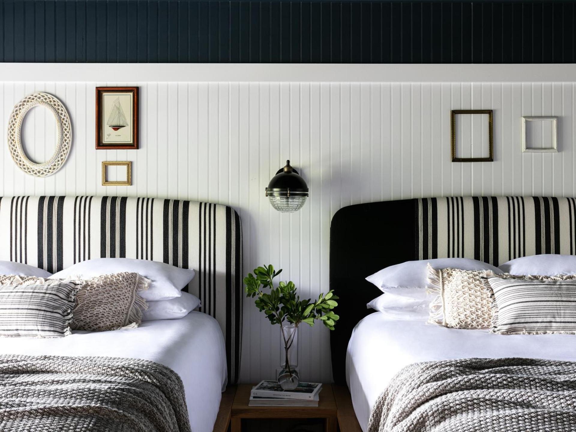 Bluebird Ocean Point Inn photo 12