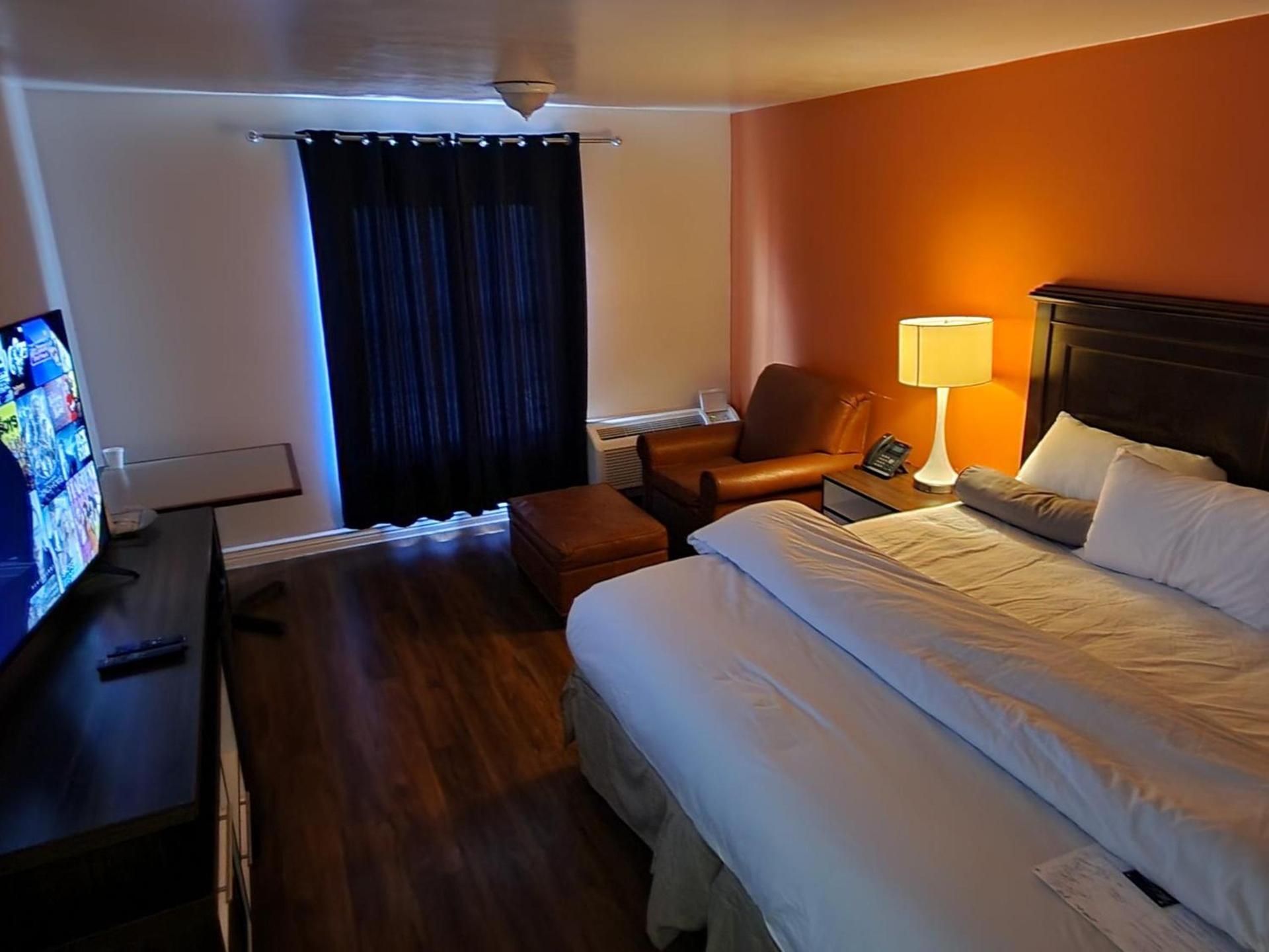 B&J HOTEL AND APARTMENTS photo 13