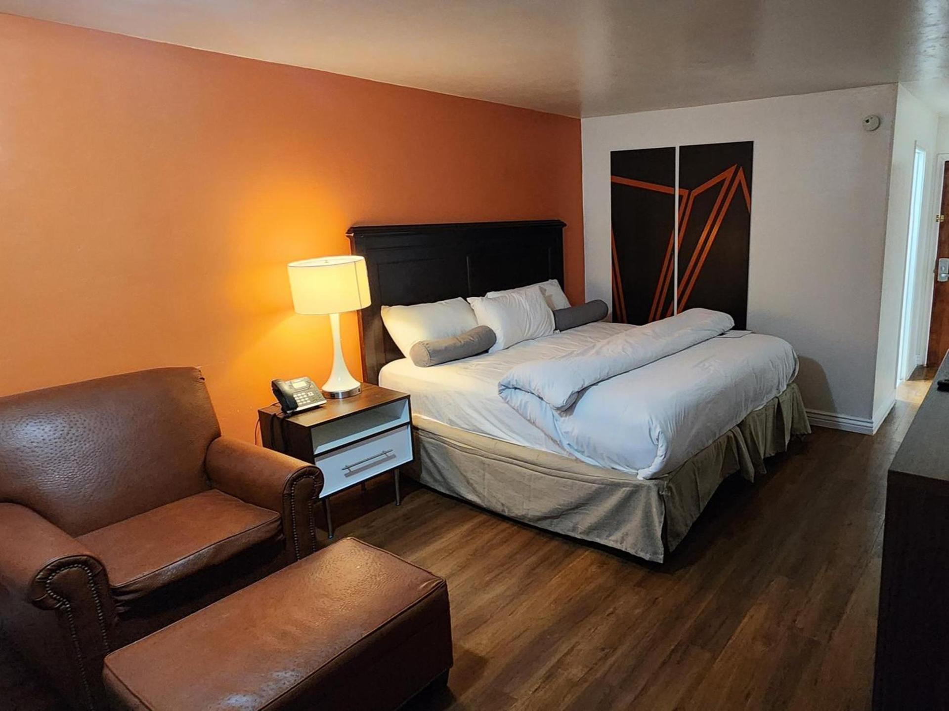 B&J HOTEL AND APARTMENTS photo 12