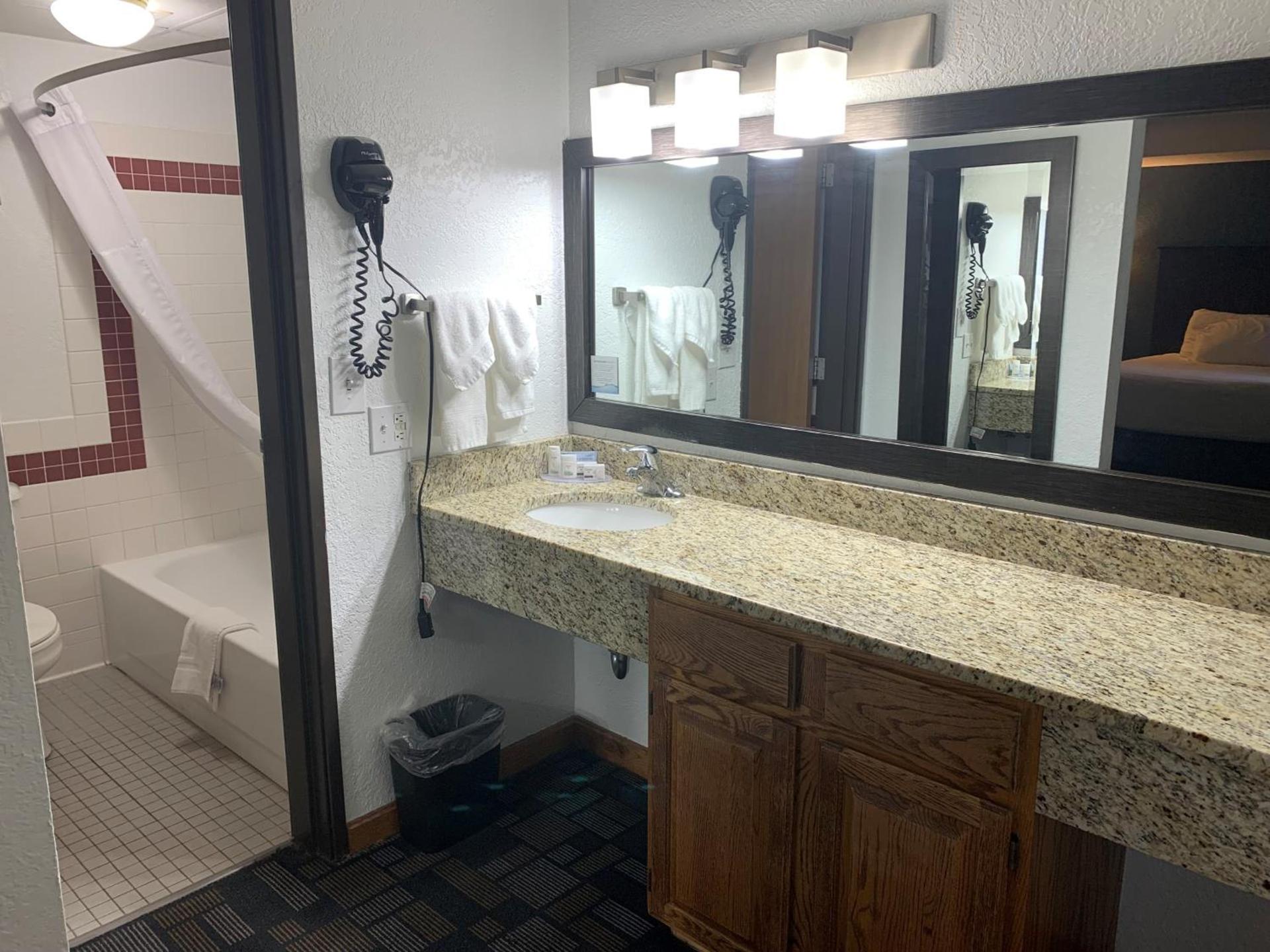 AmericInn by Wyndham Hayward photo 33