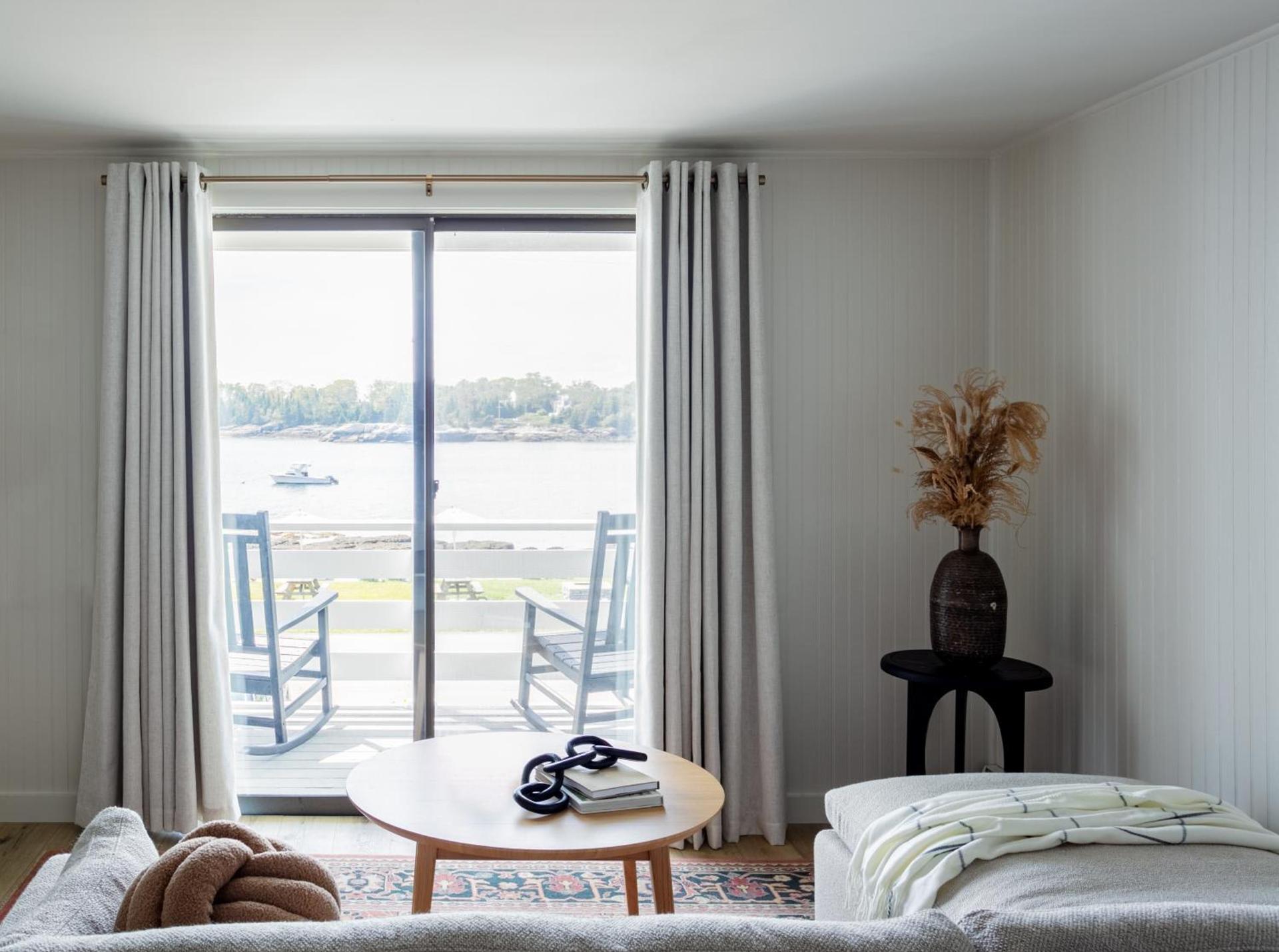 Bluebird Ocean Point Inn photo 37