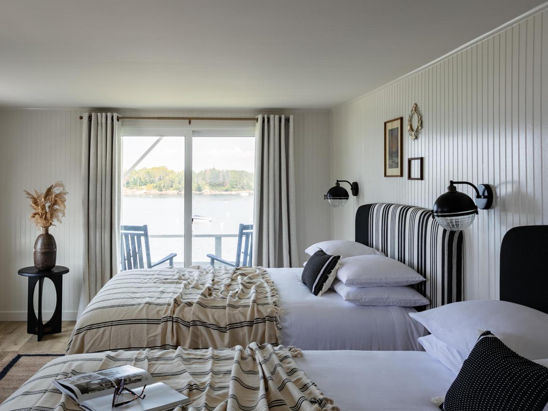 Bluebird Ocean Point Inn photo 8