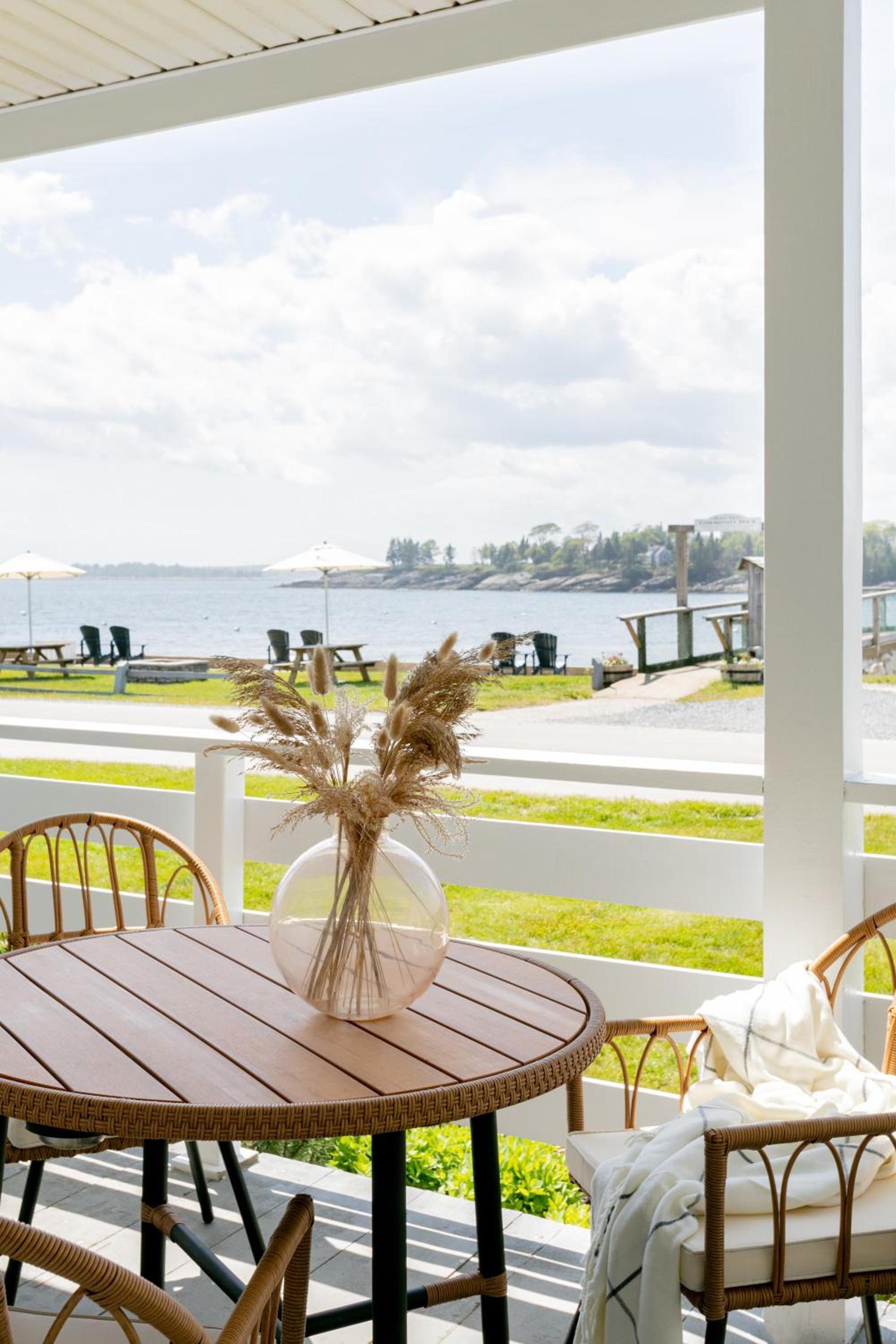 Bluebird Ocean Point Inn photo 55