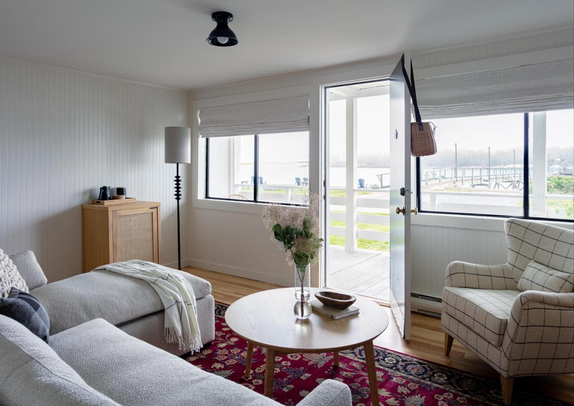 Bluebird Ocean Point Inn photo 43