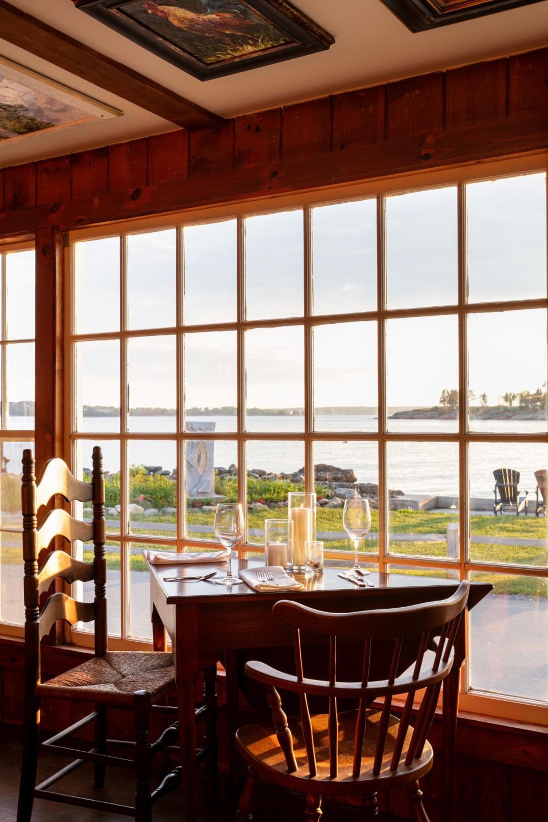 Bluebird Ocean Point Inn photo 48