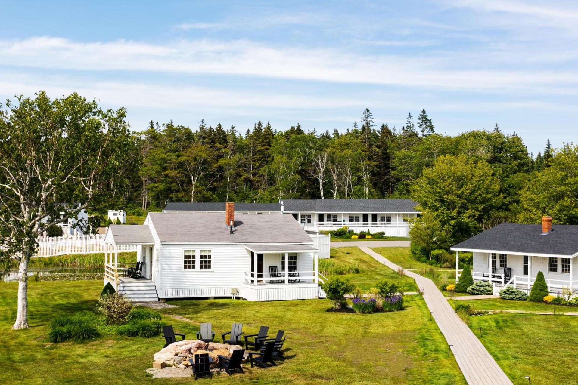 Bluebird Ocean Point Inn photo 32