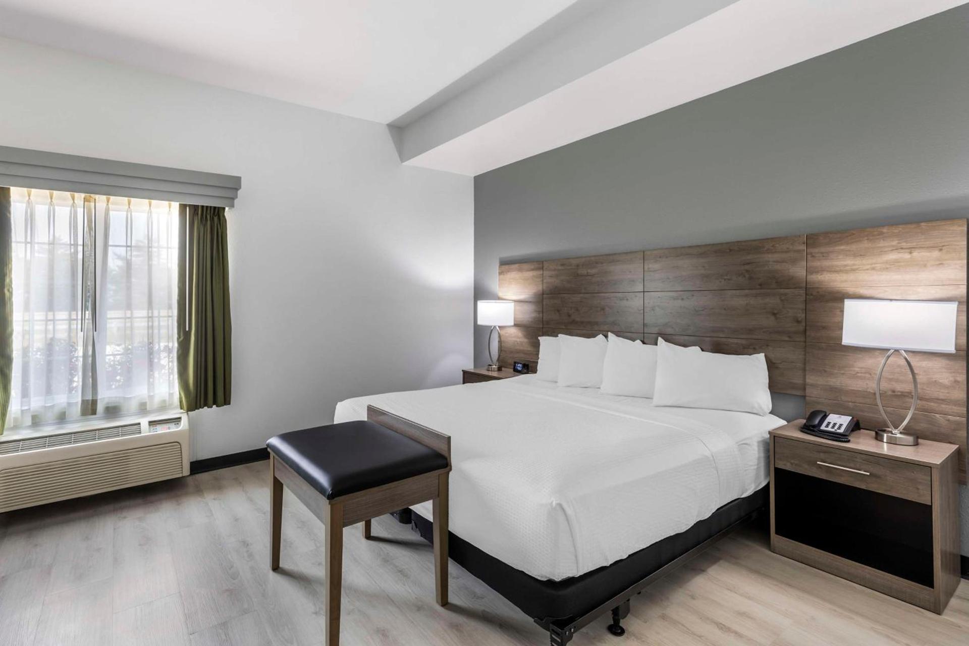 Best Western Plus MidAmerica Hotel photo 2