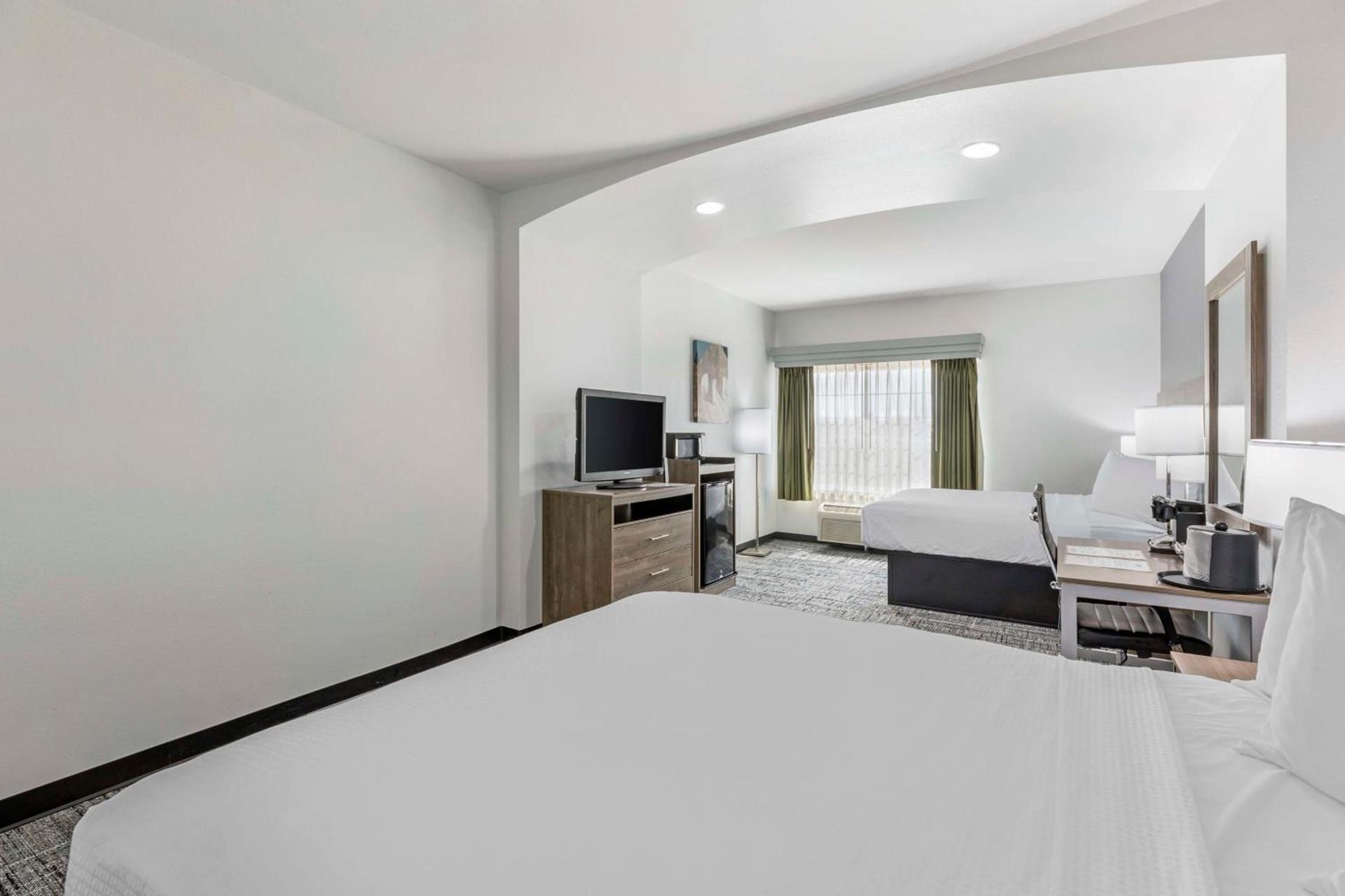Best Western Plus MidAmerica Hotel photo 14