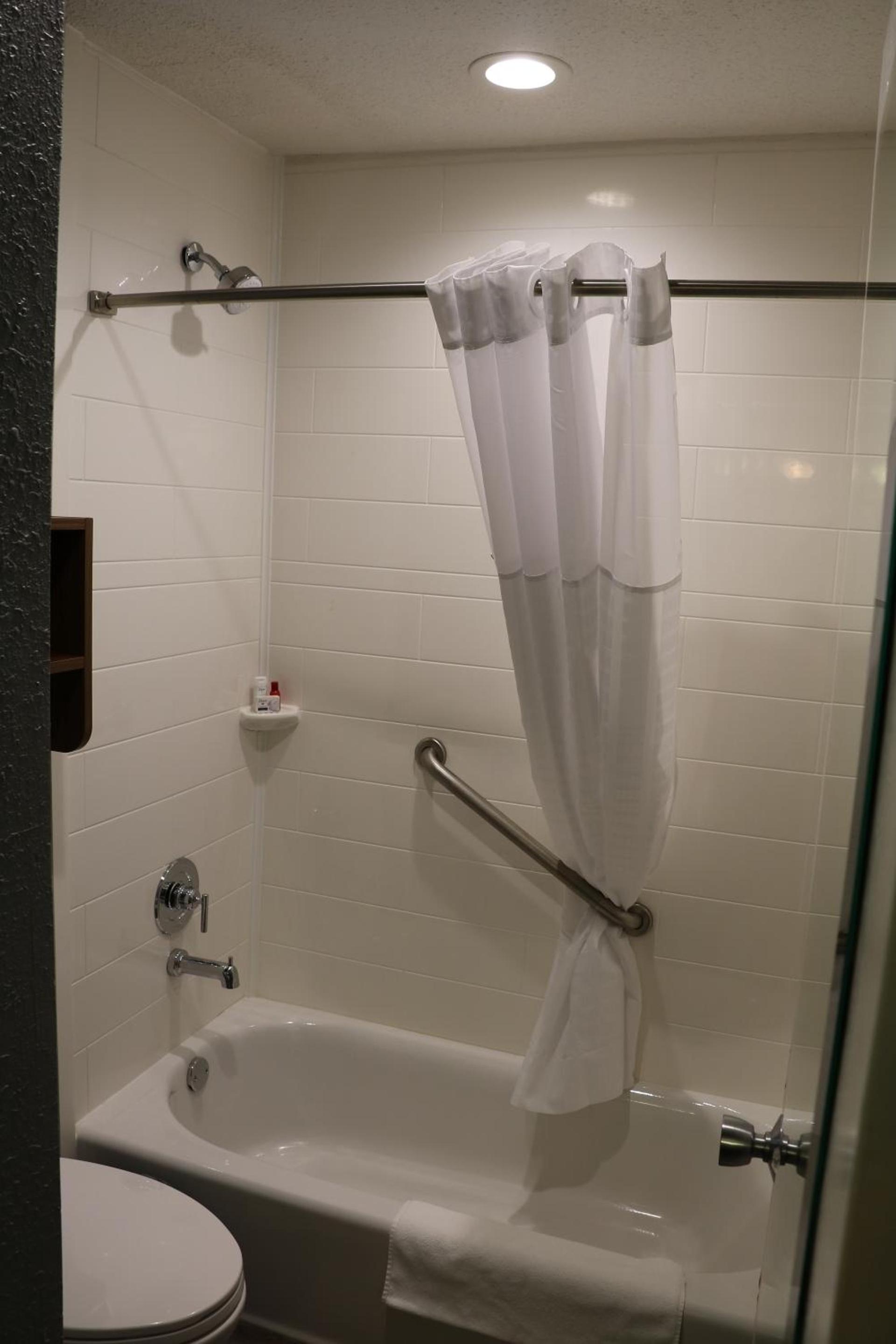 La Quinta by Wyndham Chicago Gurnee photo 35