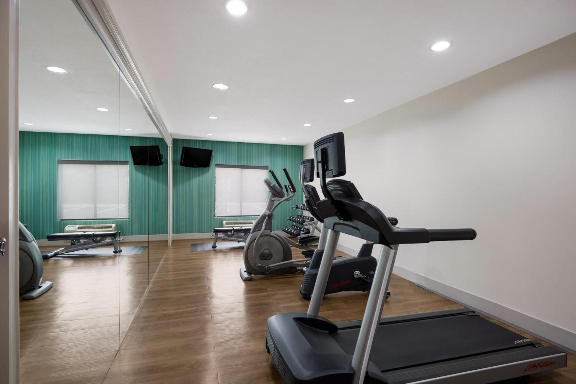 Holiday Inn Express Hotel & Suites Newton Sparta by IHG photo 55