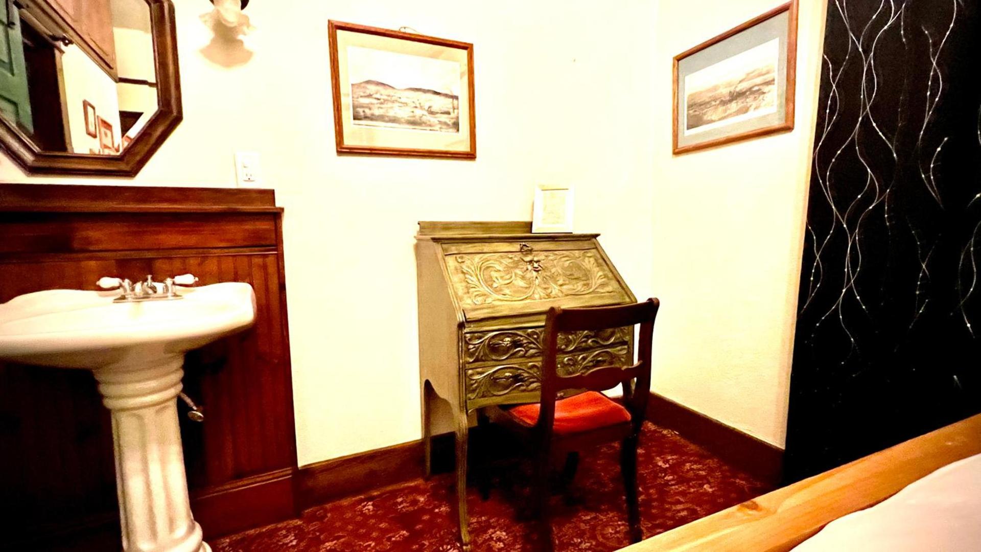 Hotel La More at The Bisbee Inn photo 66