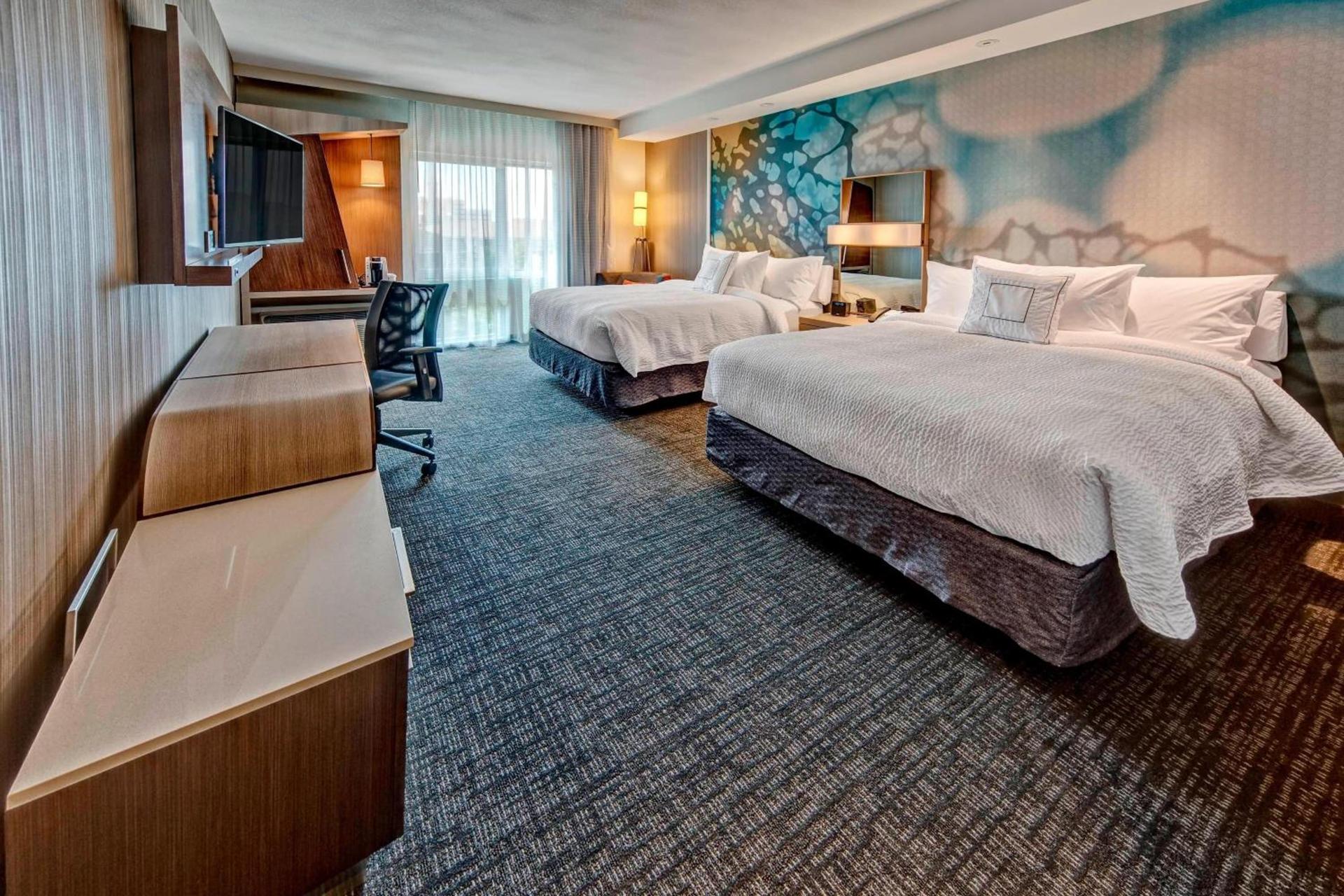 Courtyard by Marriott Westbury Long Island photo 8