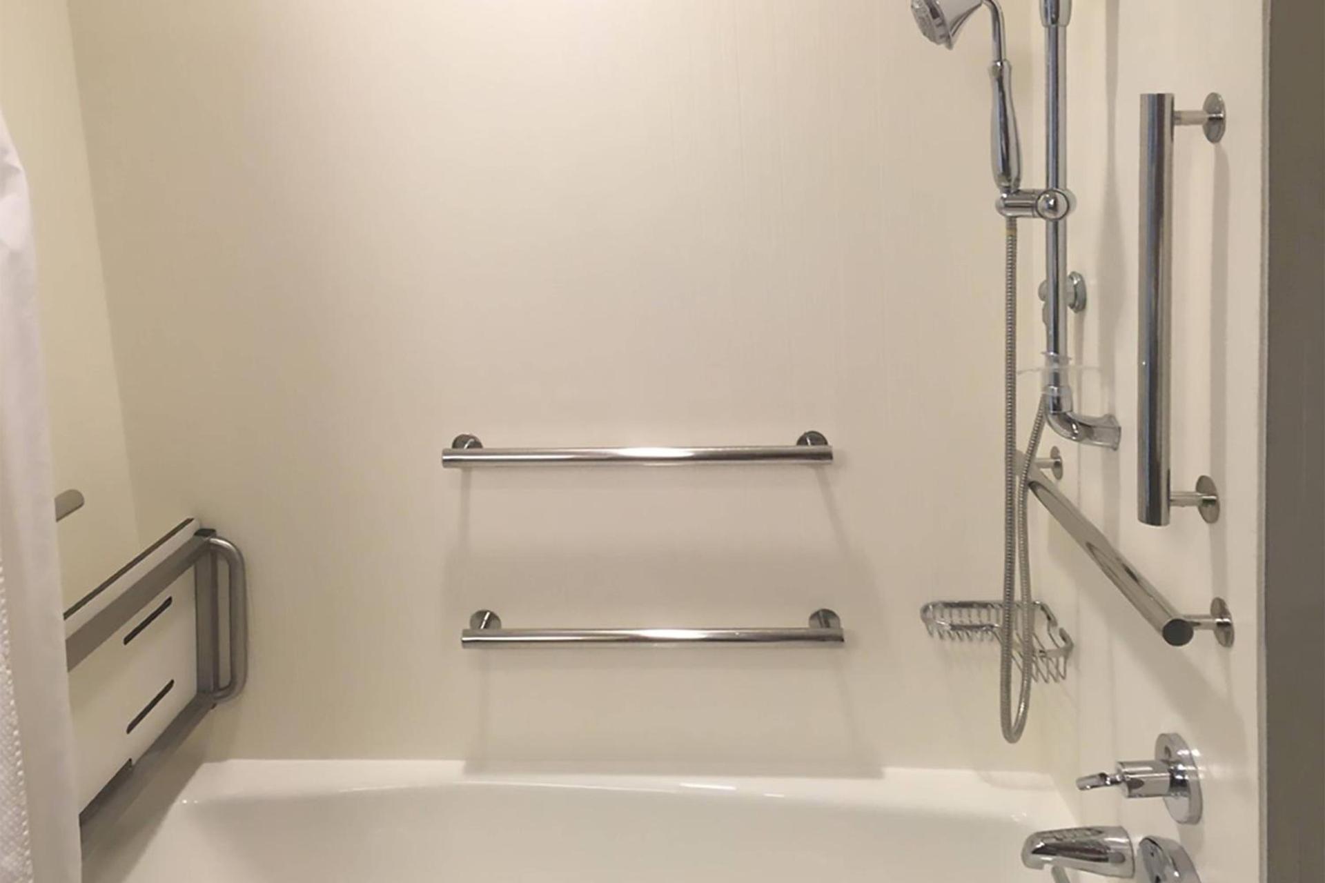 Courtyard by Marriott Westbury Long Island photo 13