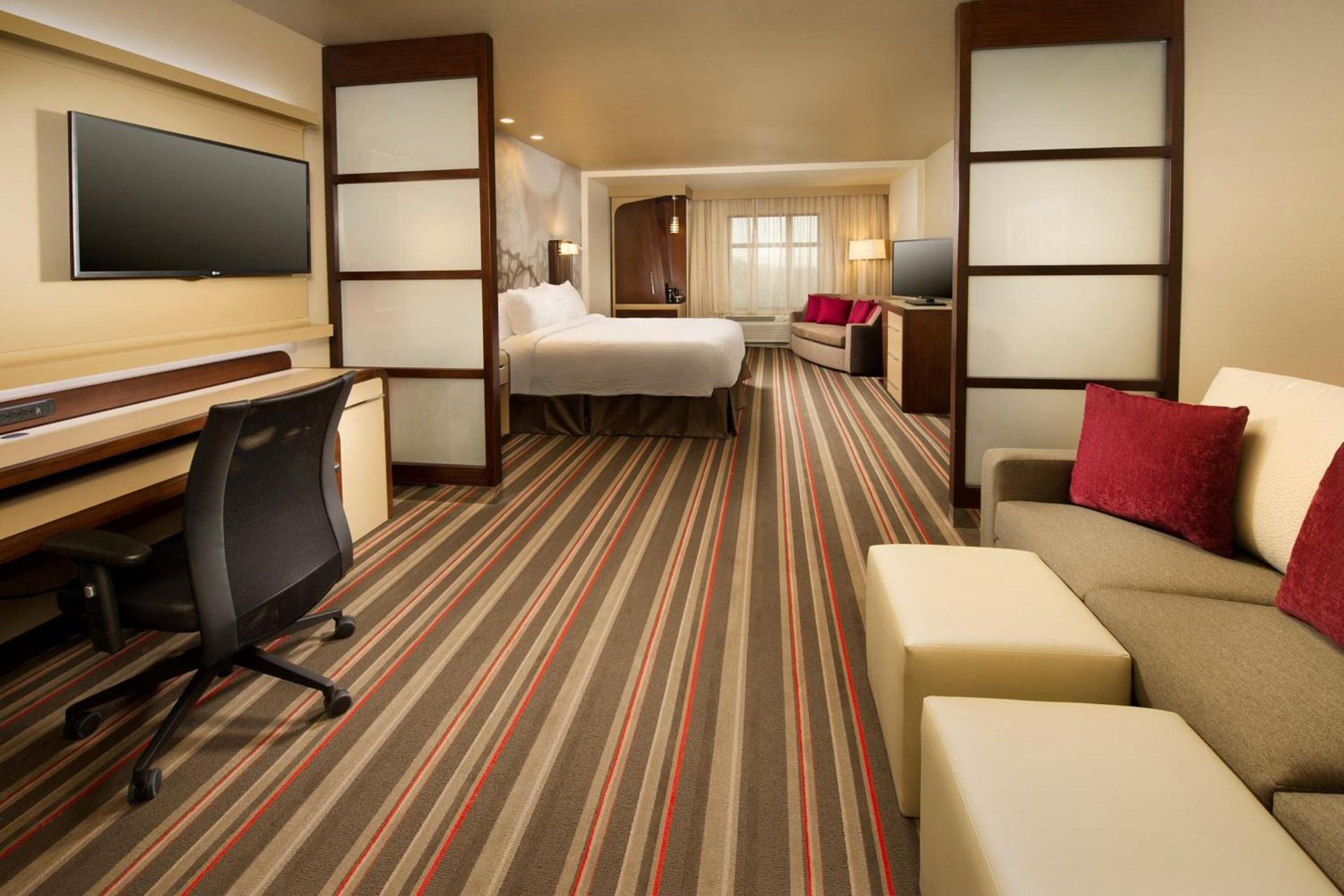 Courtyard by Marriott Dallas DFW Airport North/Grapevine photo 12