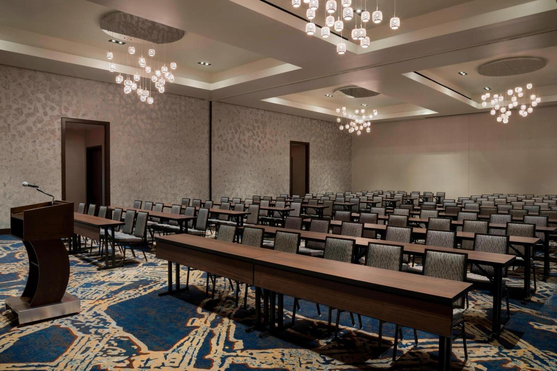 Buffalo Marriott at LECOM HARBORCENTER photo 42