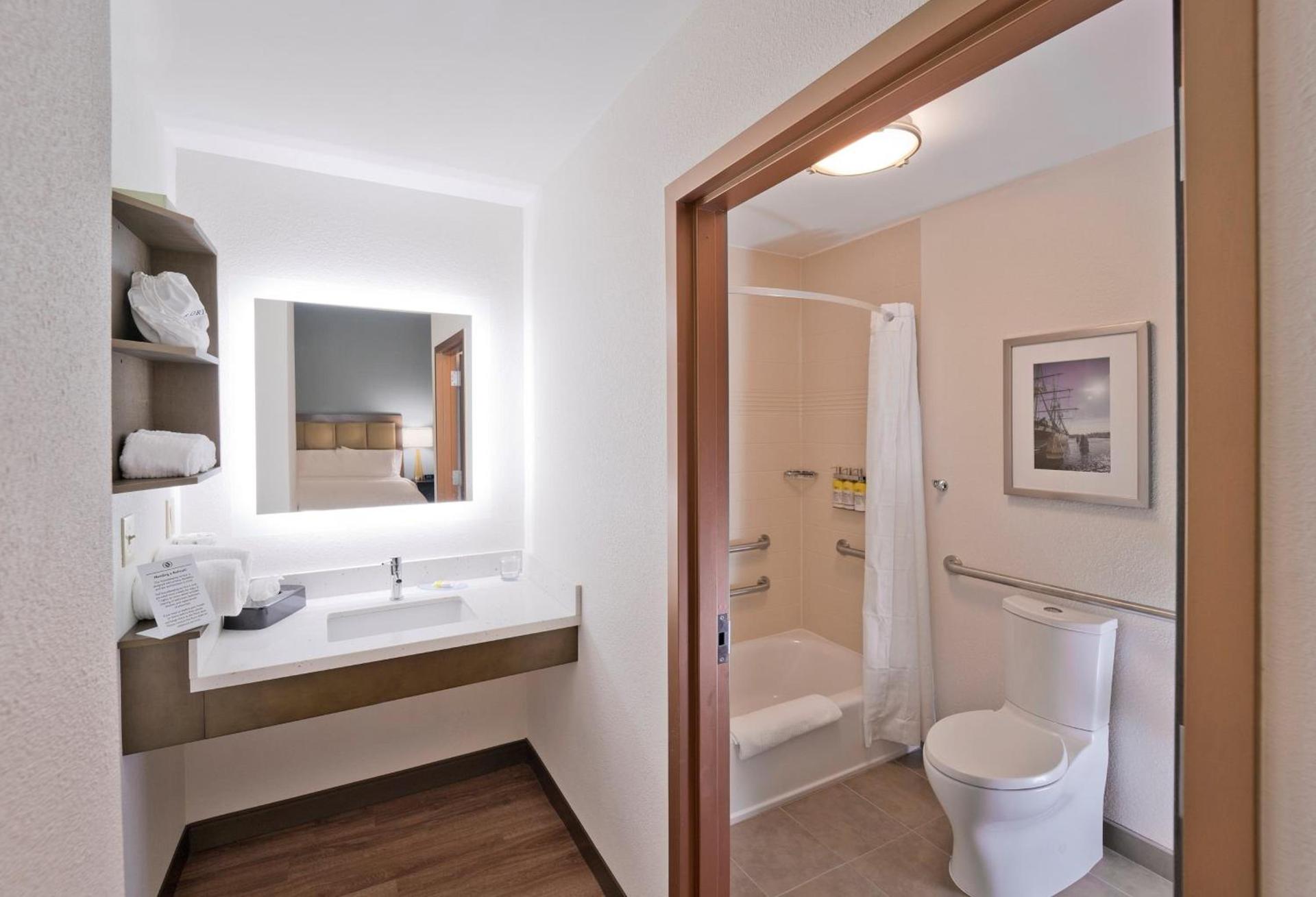 Candlewood Suites Baltimore - Inner Harbor by IHG photo 23