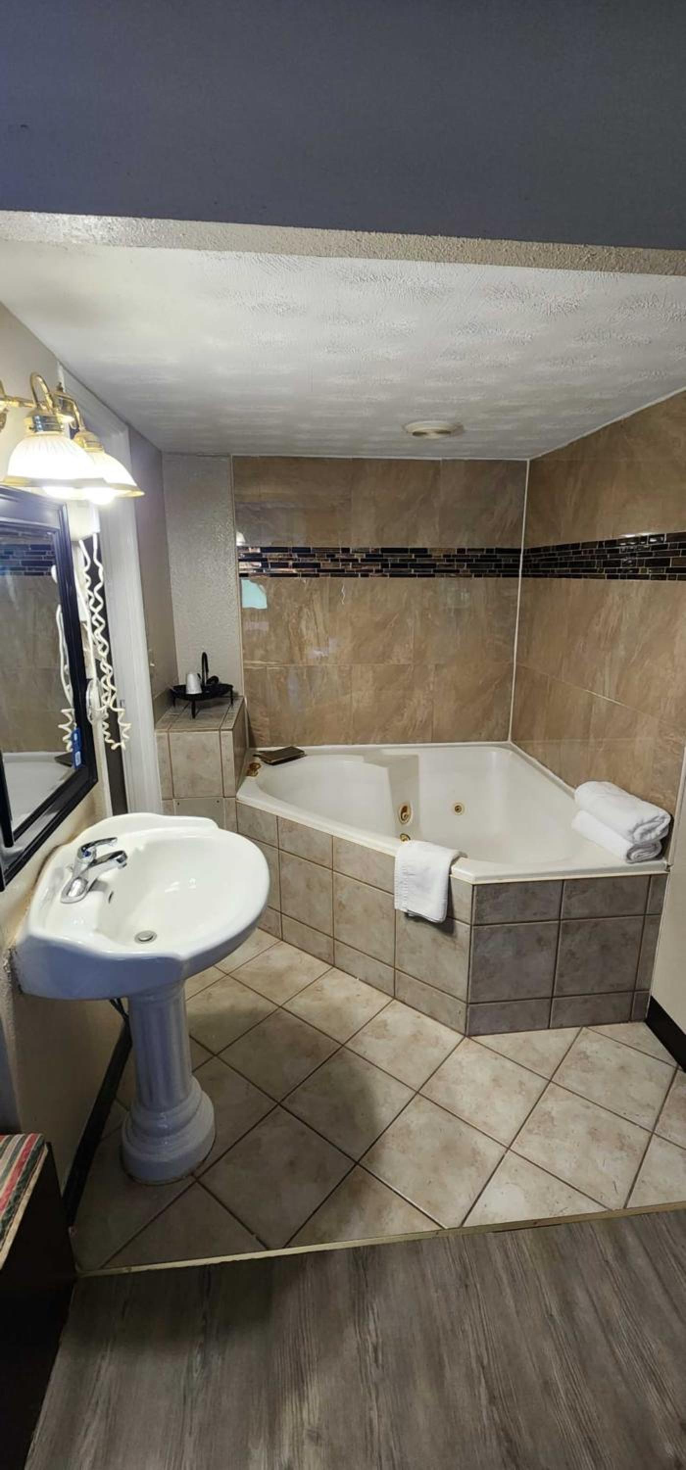 Days Inn by Wyndham Fort Wright Cincinnati Area photo 4