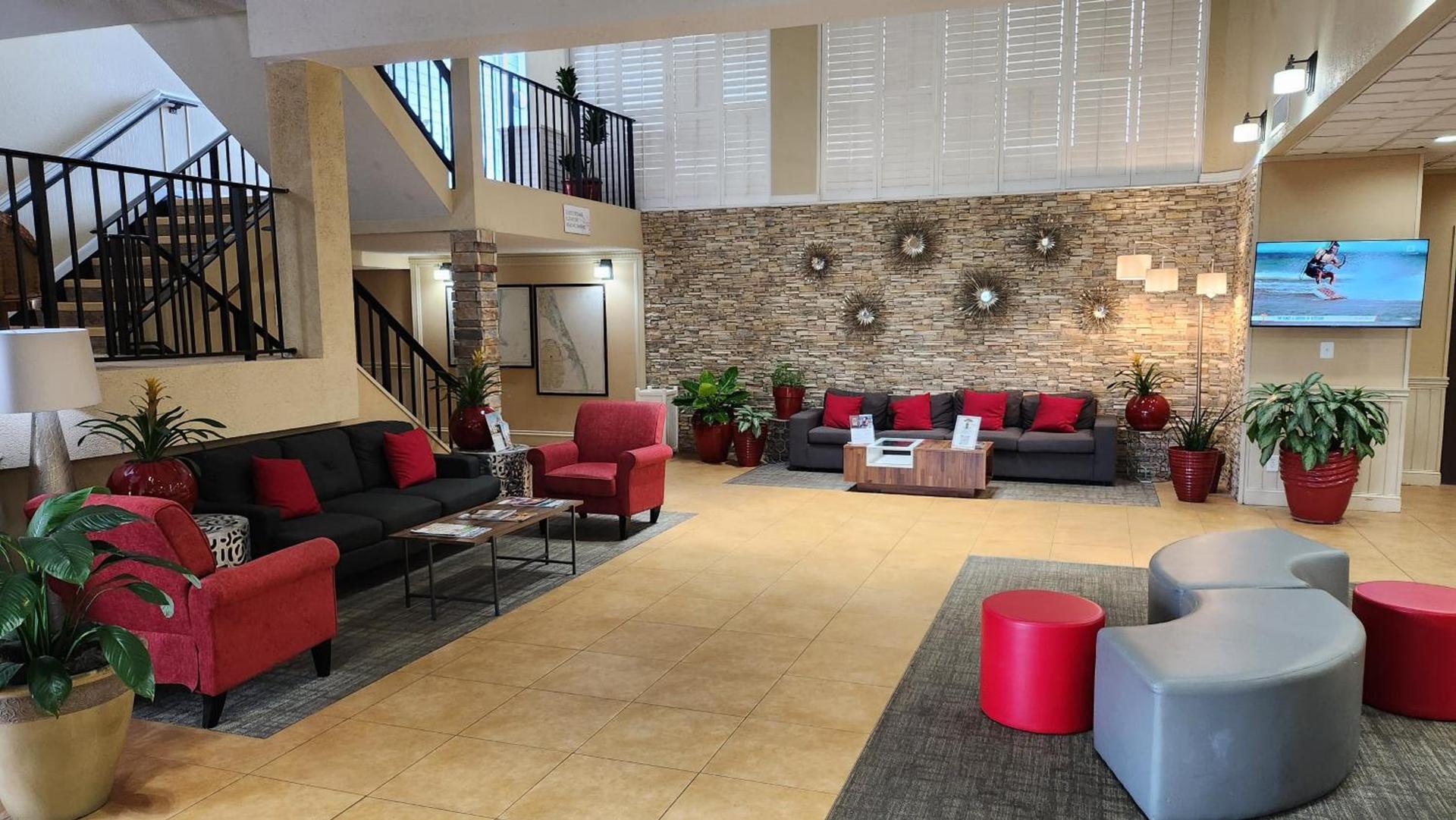 Ramada Plaza by Wyndham Nags Head Oceanfront photo 8