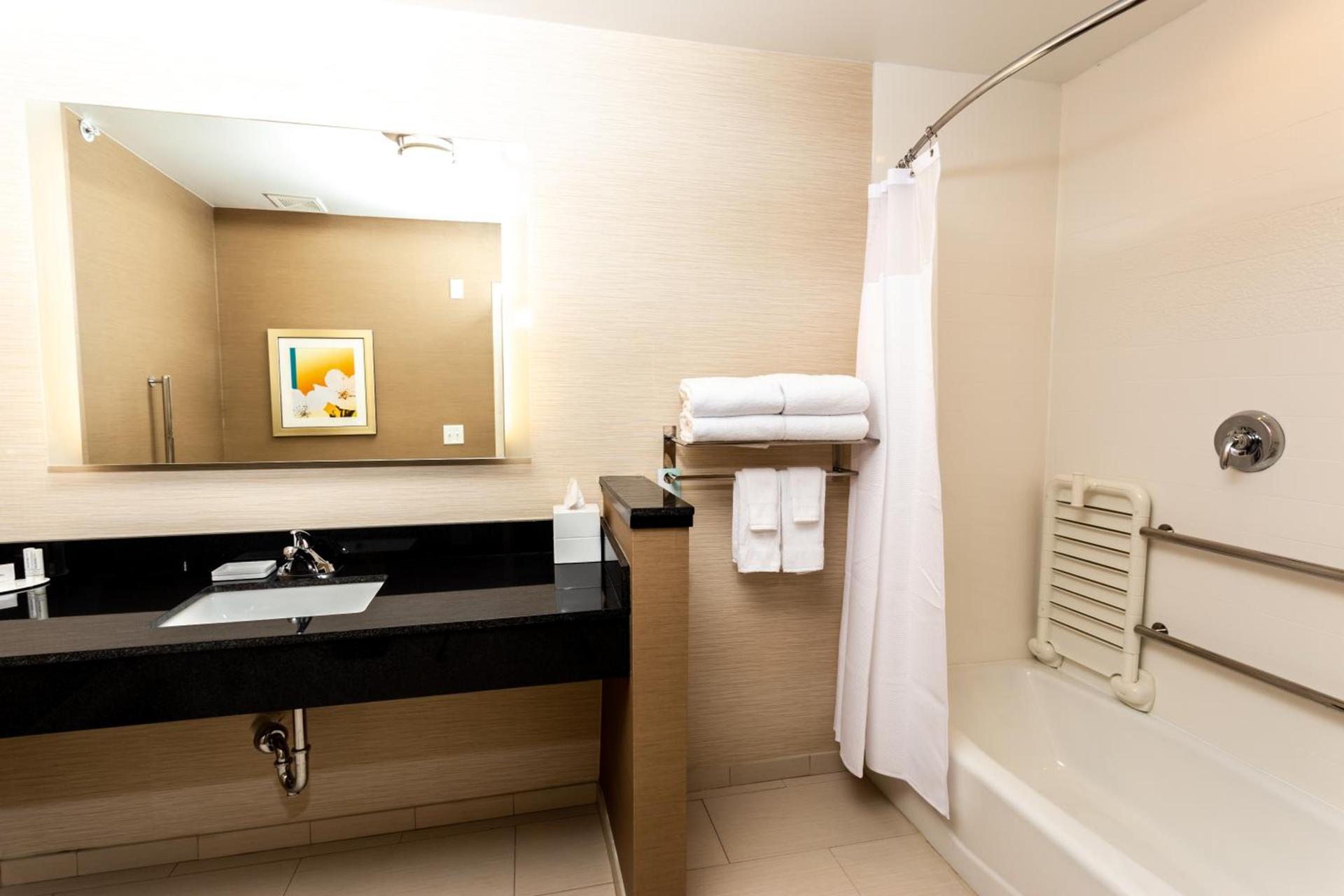 Fairfield Inn & Suites by Marriott Bay City, Texas photo 10