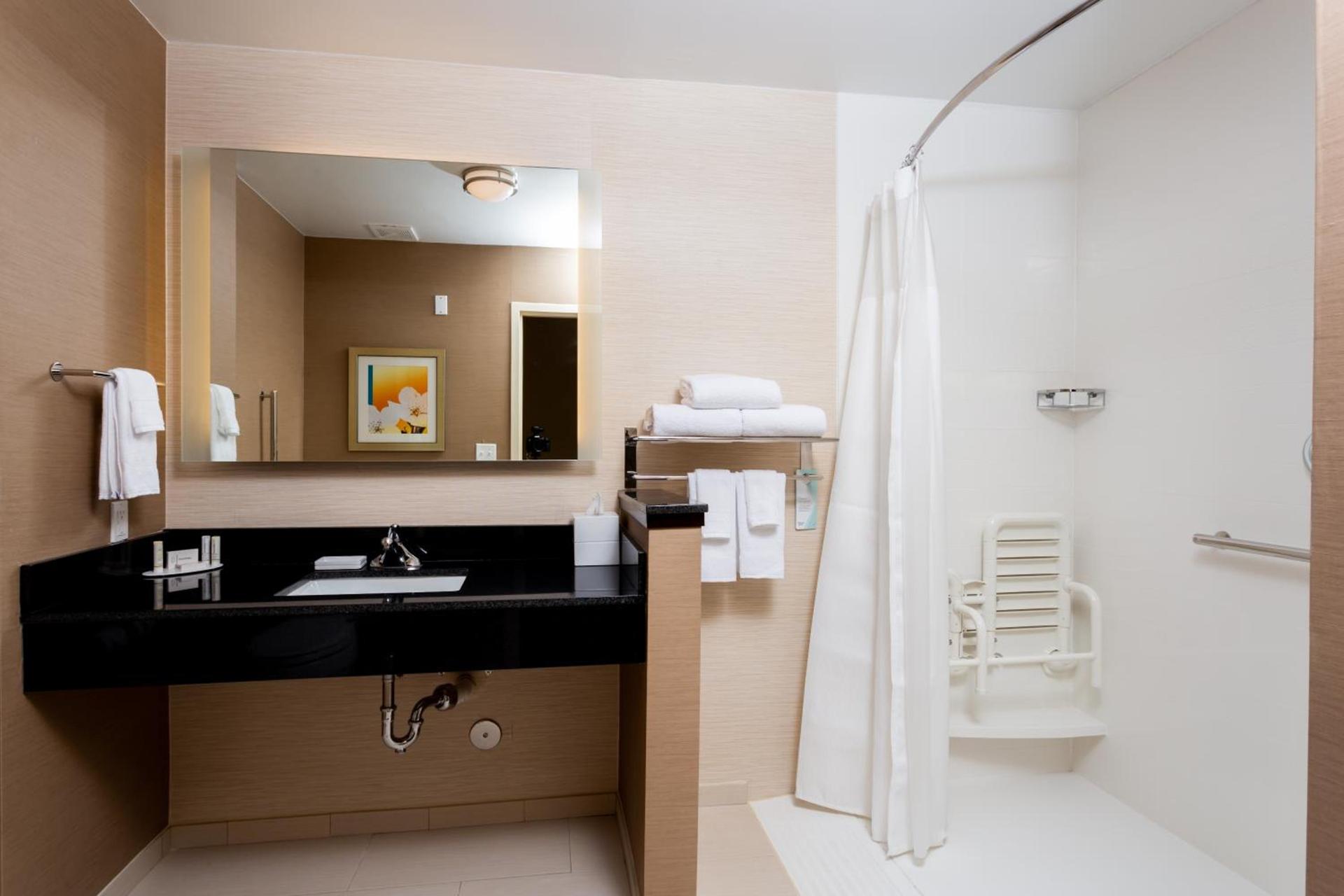 Fairfield Inn & Suites by Marriott Bay City, Texas photo 13